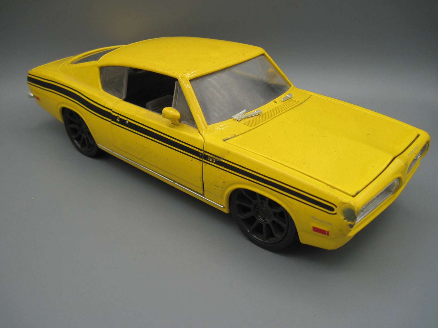 Road Signature Special Edition Plymouth Baracuda 383 1969 Yellow