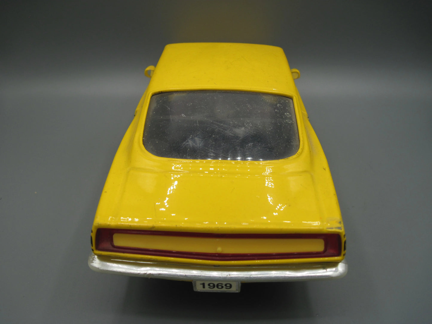 Road Signature Special Edition Plymouth Baracuda 383 1969 Yellow