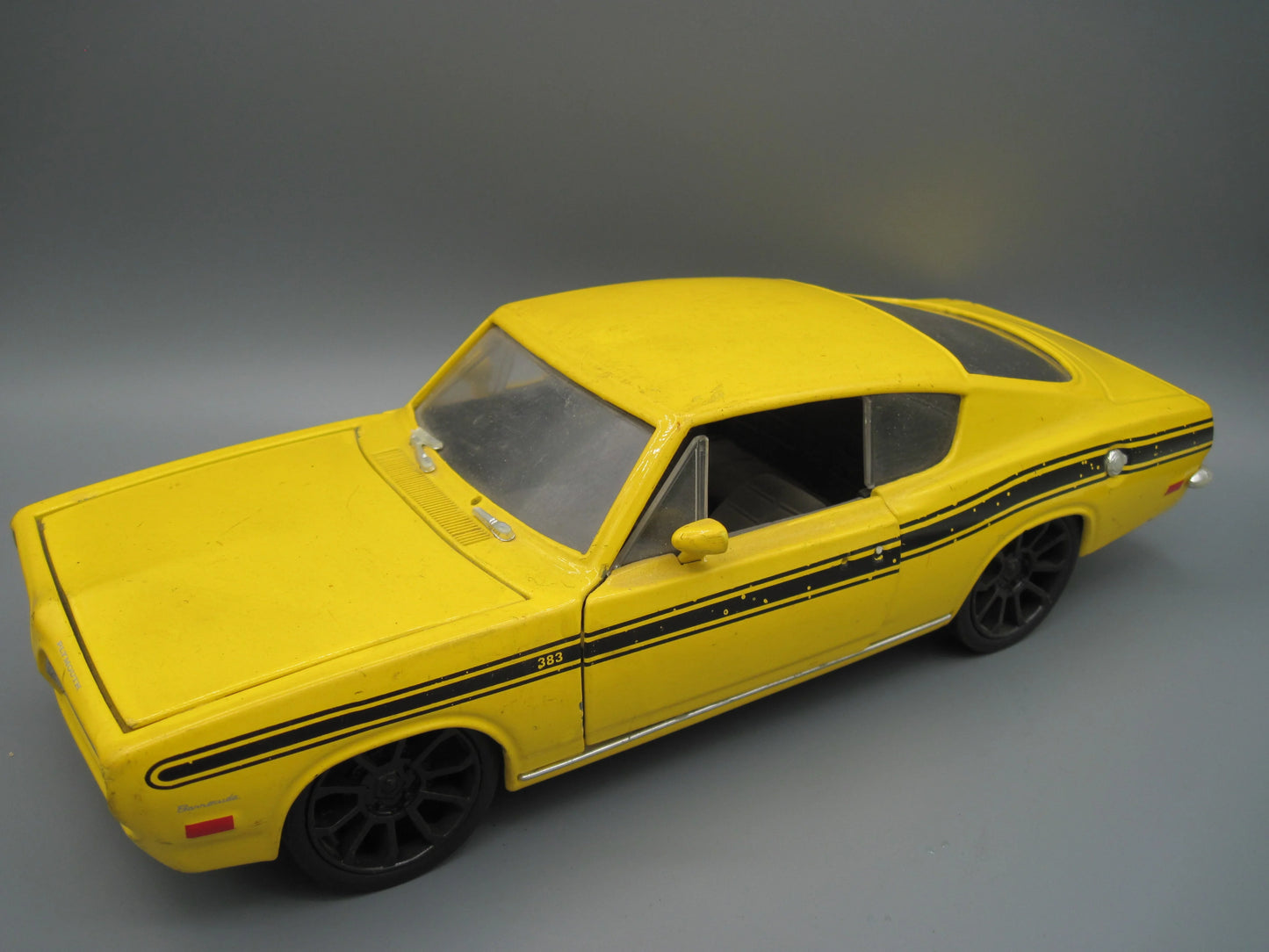 Road Signature Special Edition Plymouth Baracuda 383 1969 Yellow