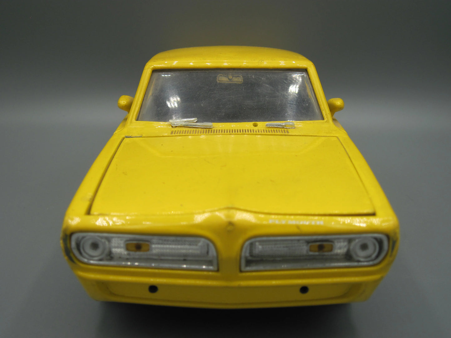 Road Signature Special Edition Plymouth Baracuda 383 1969 Yellow