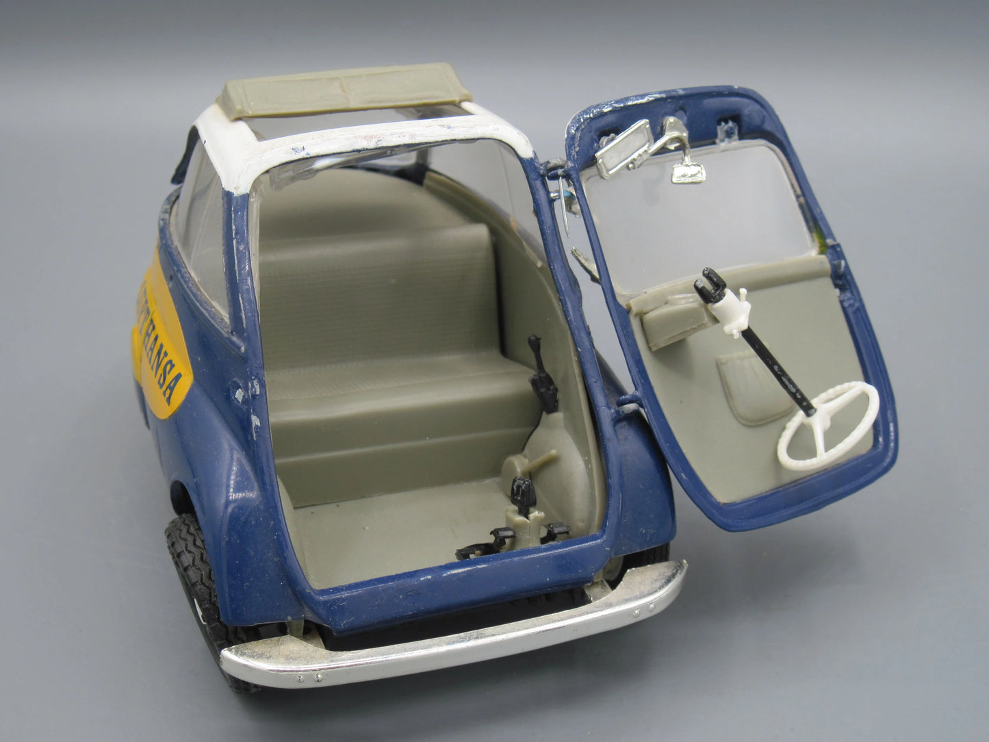 Revell BMW Isetta 250 Yellow & Blue