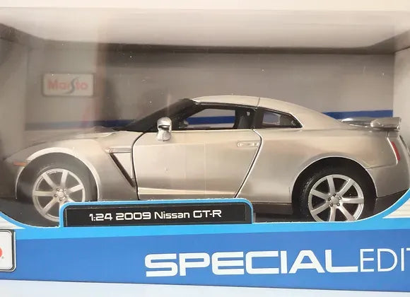 Maisto Special Edition Nissan GT-R Silver
