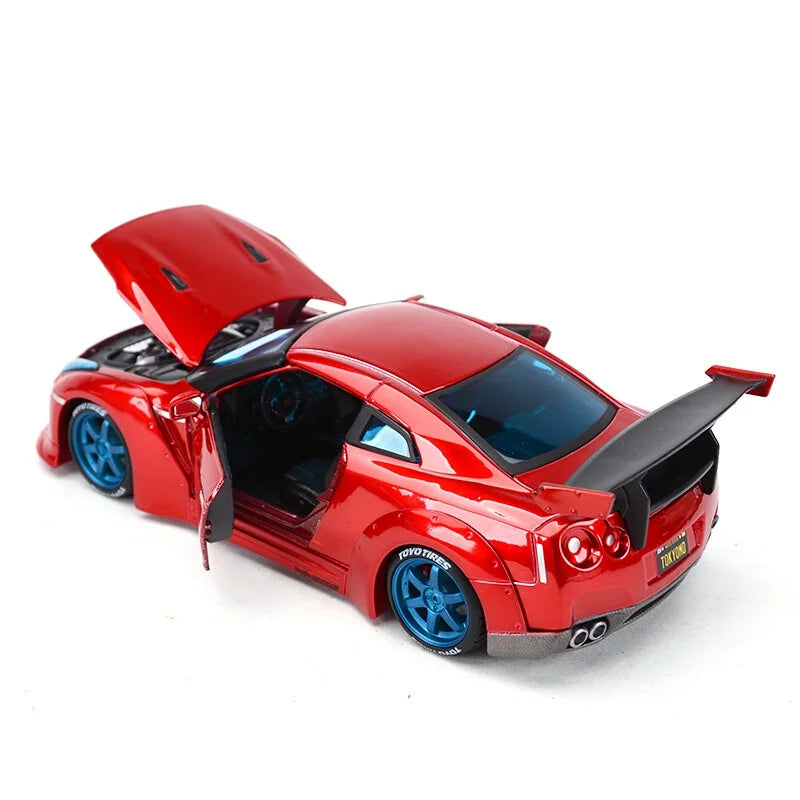 Maisto Special Edition Nissan GT-R Red Tokyo Mod