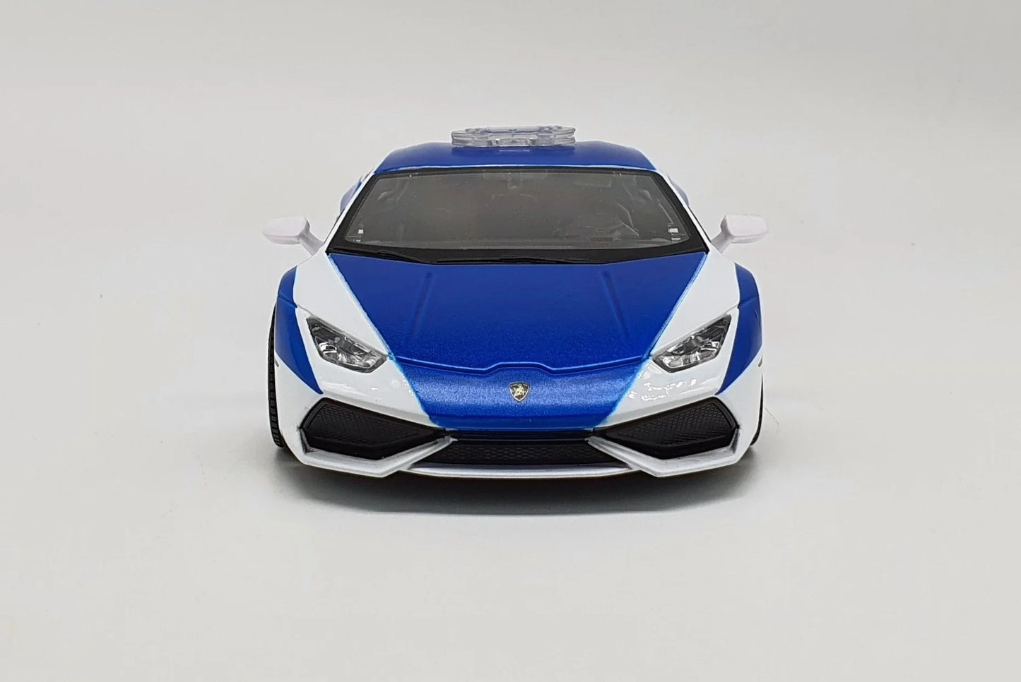 Maisto Special Edition Lamborghini Huracan LP 610-4 White, Blue Police Edition