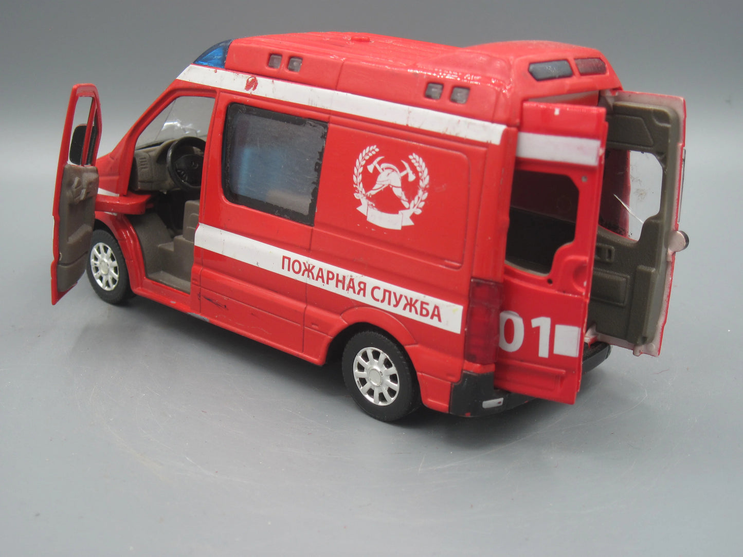 Abtonpom Fire Service Van Red