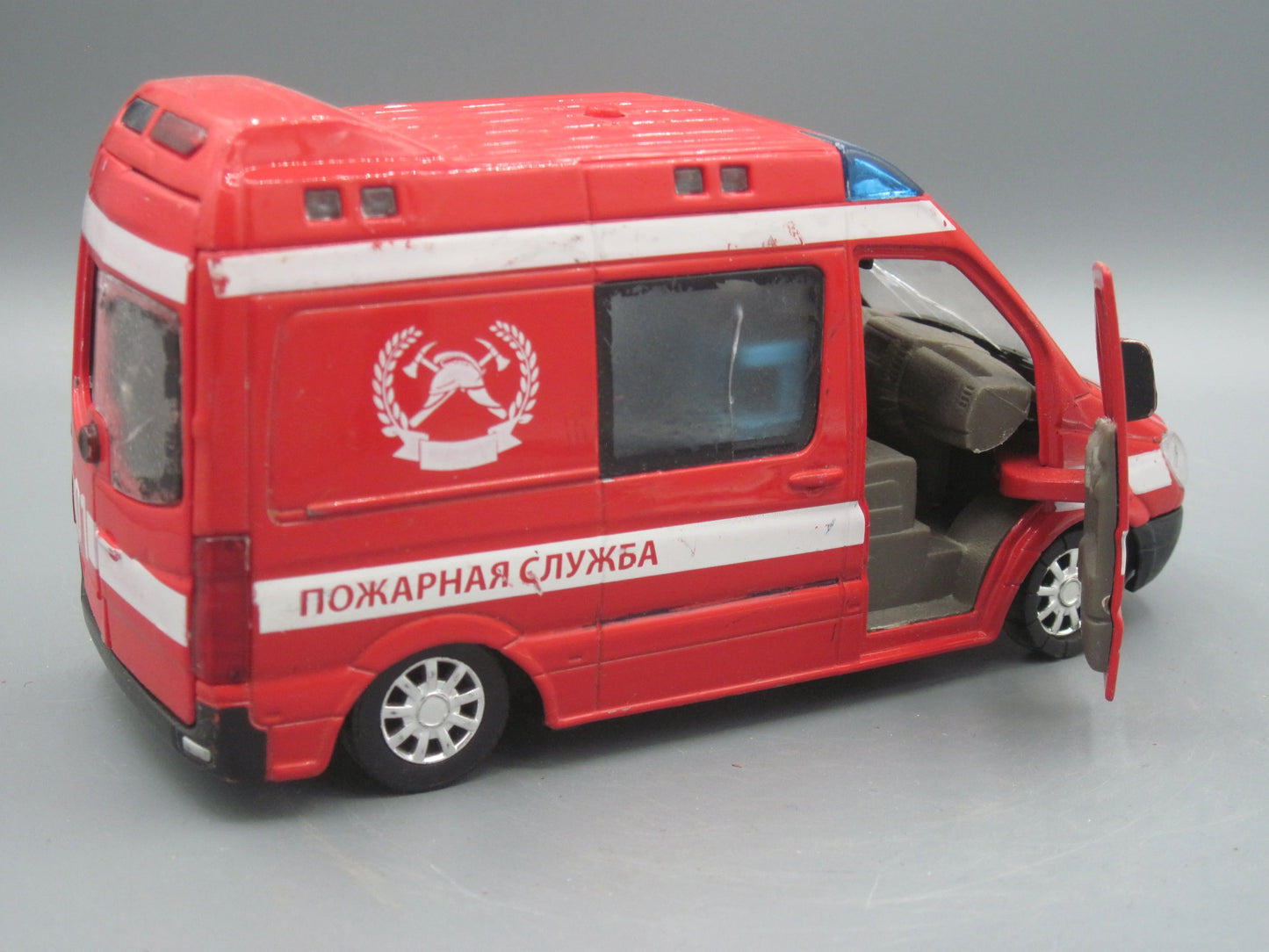 Abtonpom Fire Service Van Red