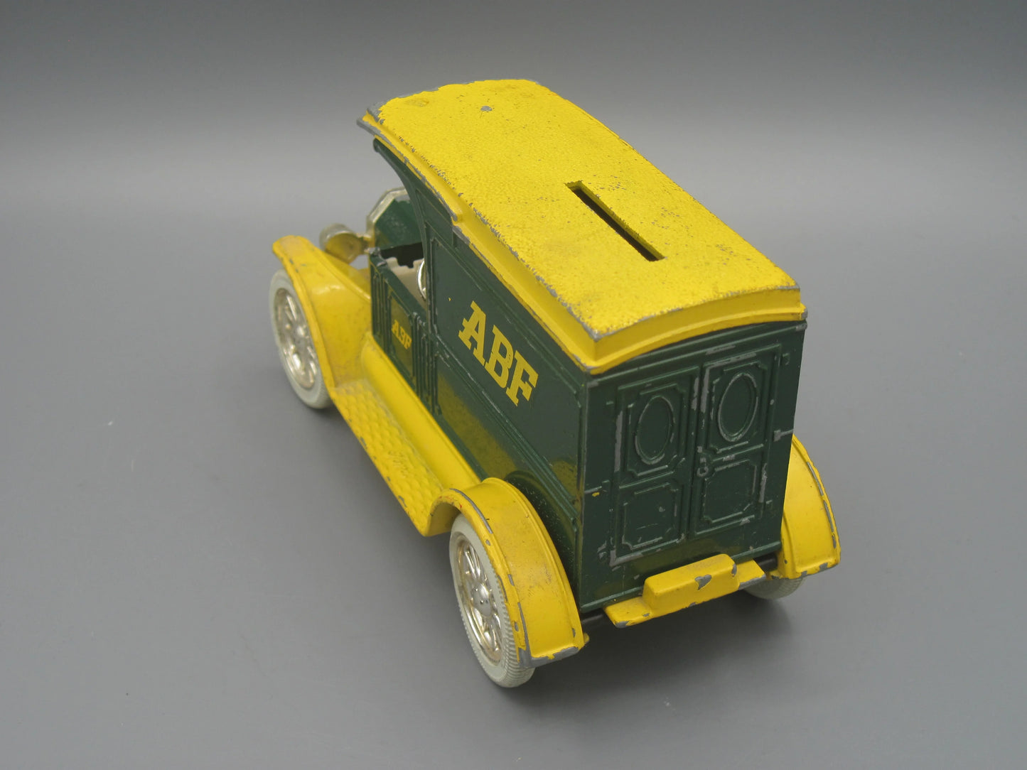 ERTL Ford Model T Van 1917 Green & Yellow