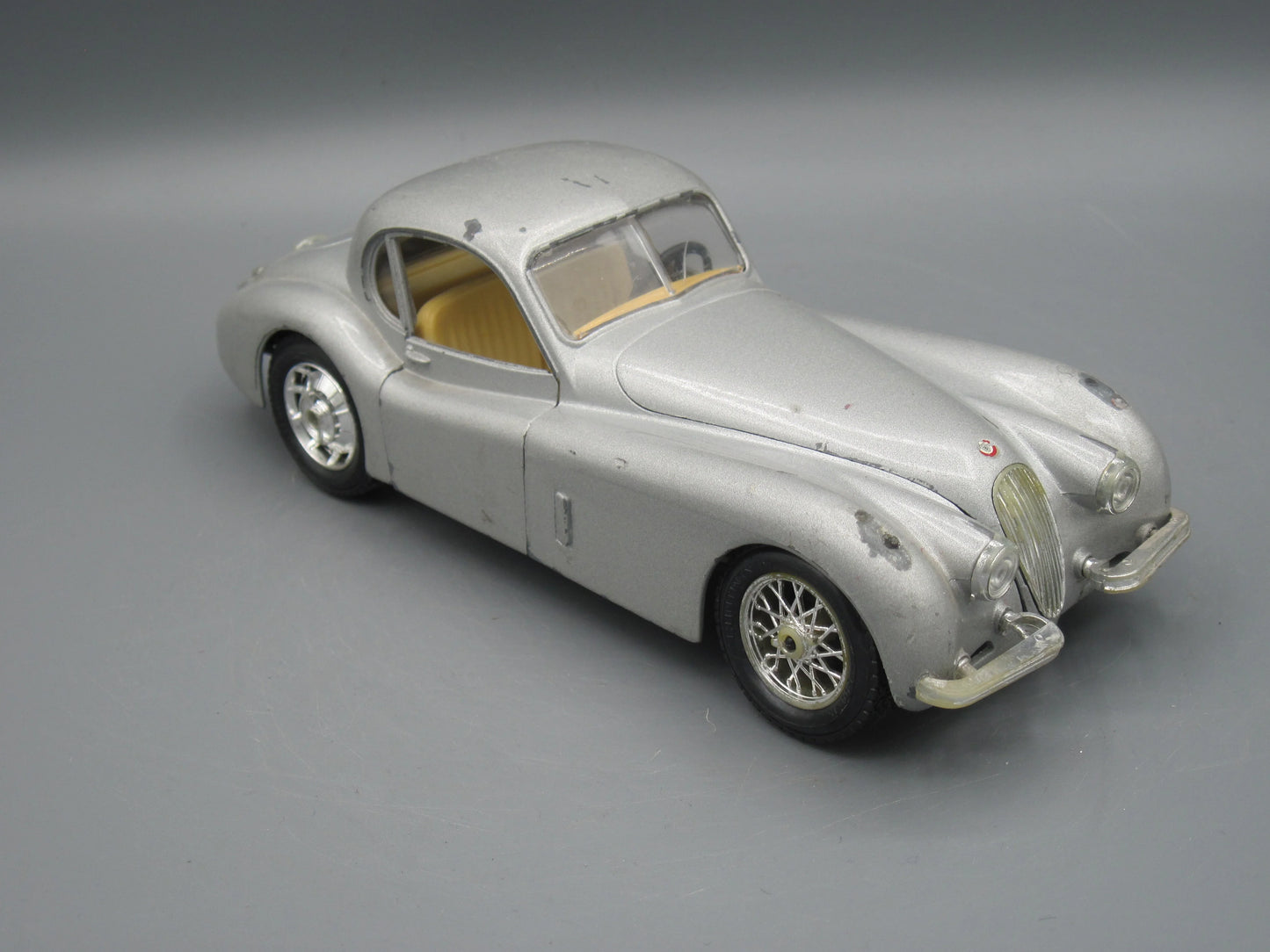 Bburago Jaguar XK 120 1948 Grey