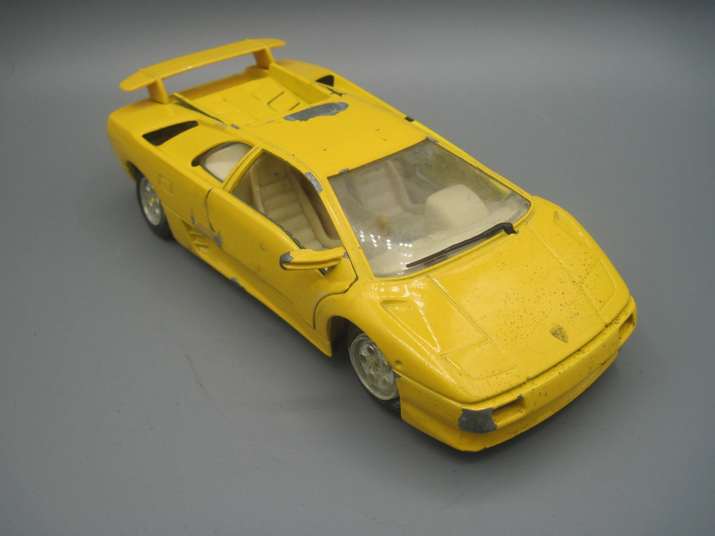 Bburago Lamborghini Diablo 1990 Yellow