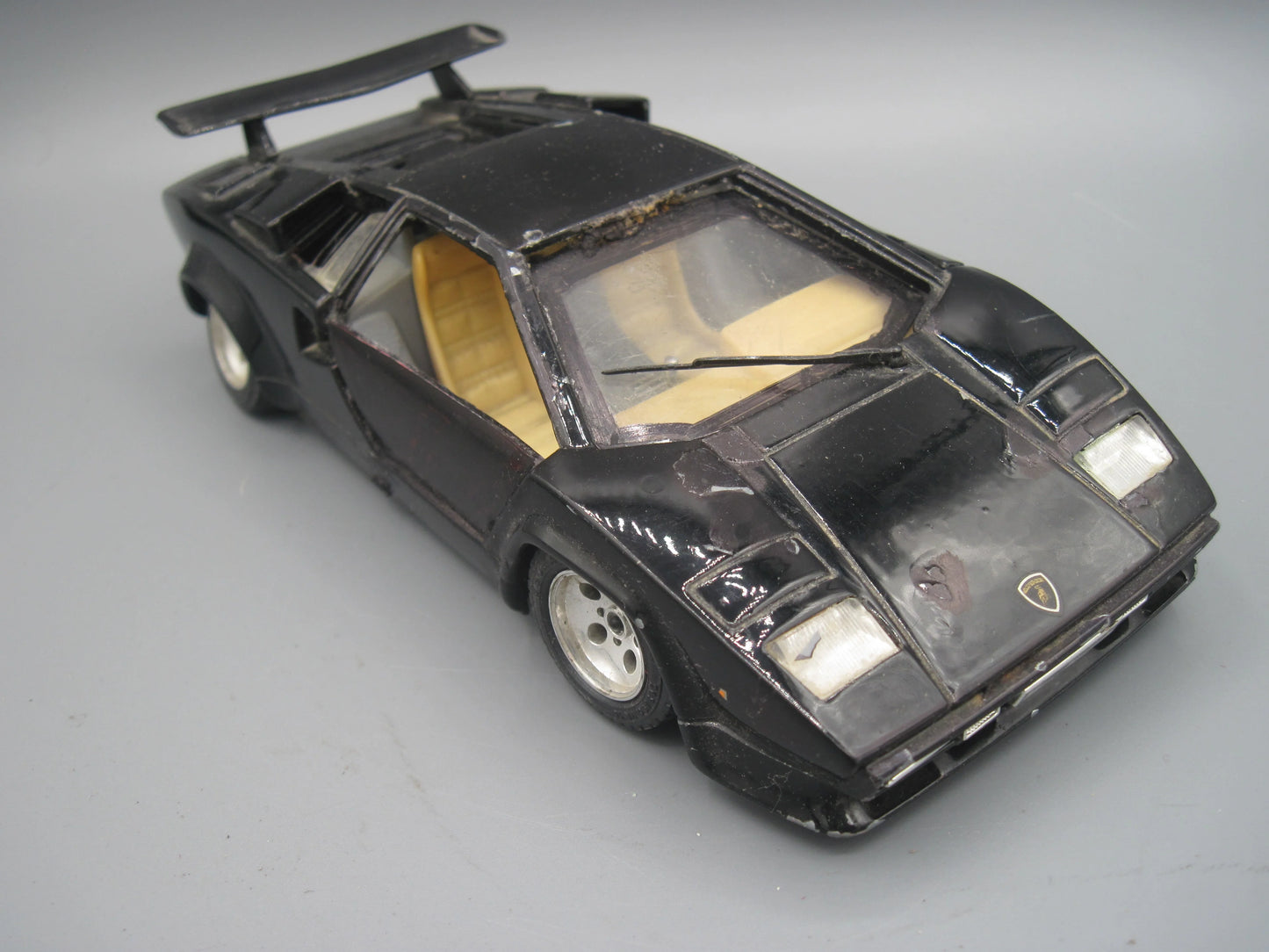 Bburago Lamborghini Countach 1988 Black