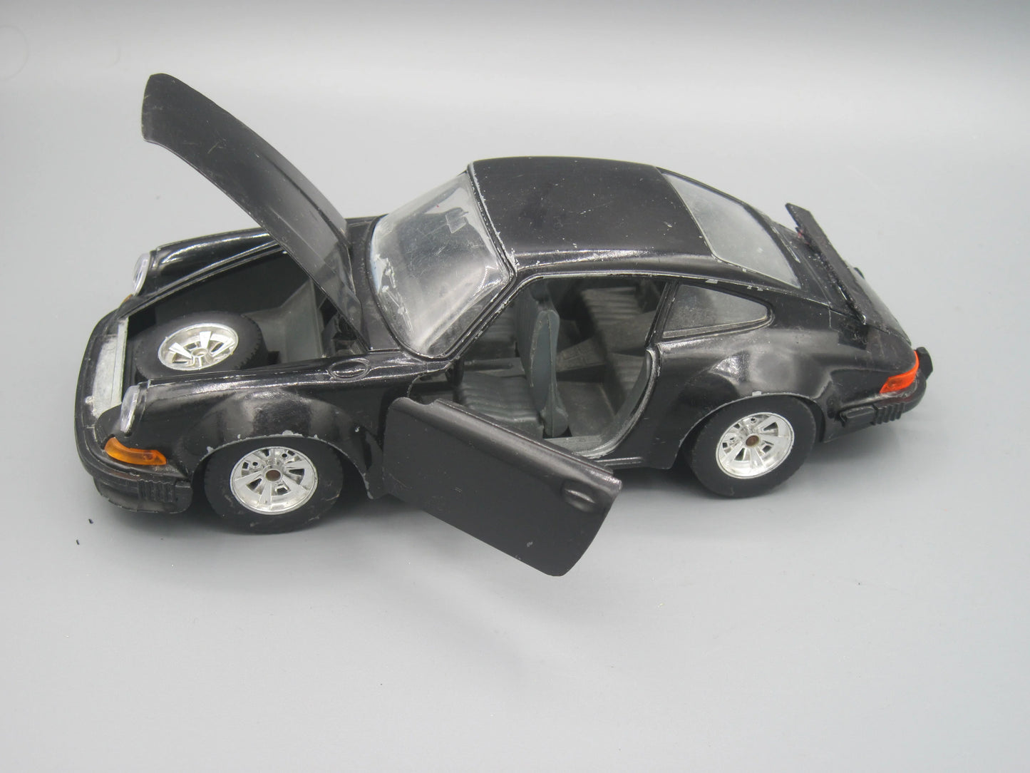 Bburago Porsche 911 Black
