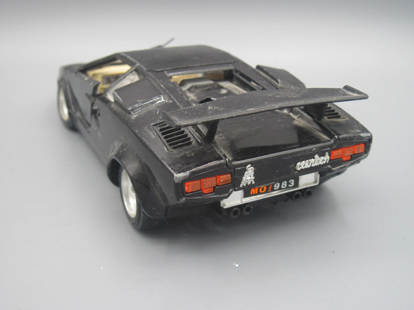 Bburago Lamborghini Countach 1988 Black