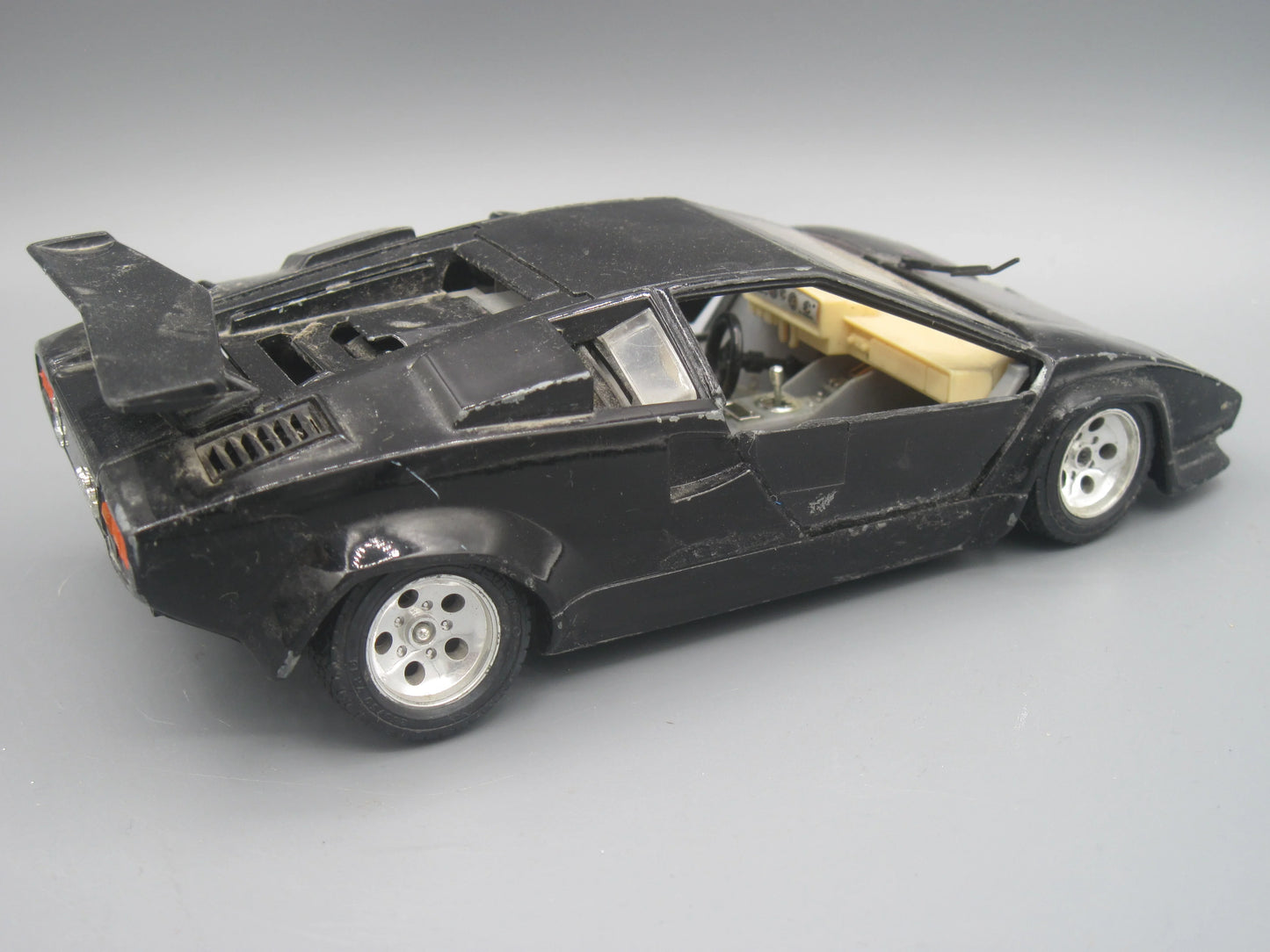 Bburago Lamborghini Countach 1988 Black