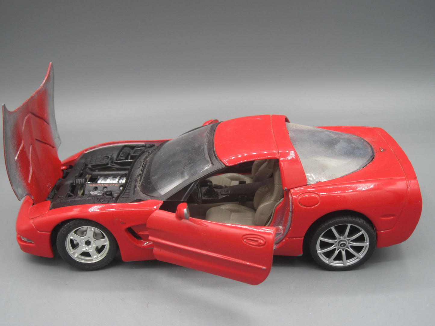 Bburago Chevrolet Corvette 1997 Red