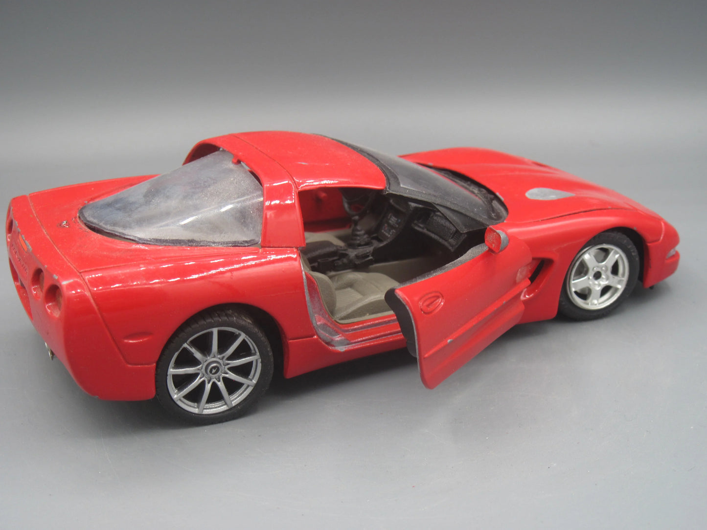 Bburago Chevrolet Corvette 1997 Red