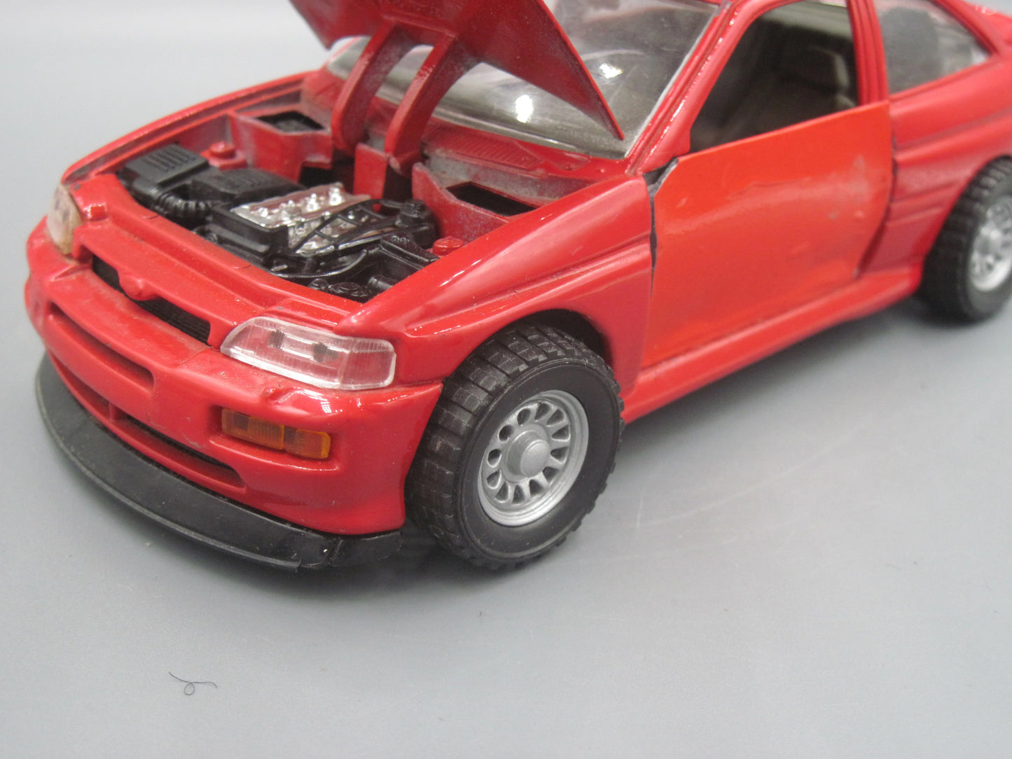 Bburago Ford Escort RS Cosworth Red