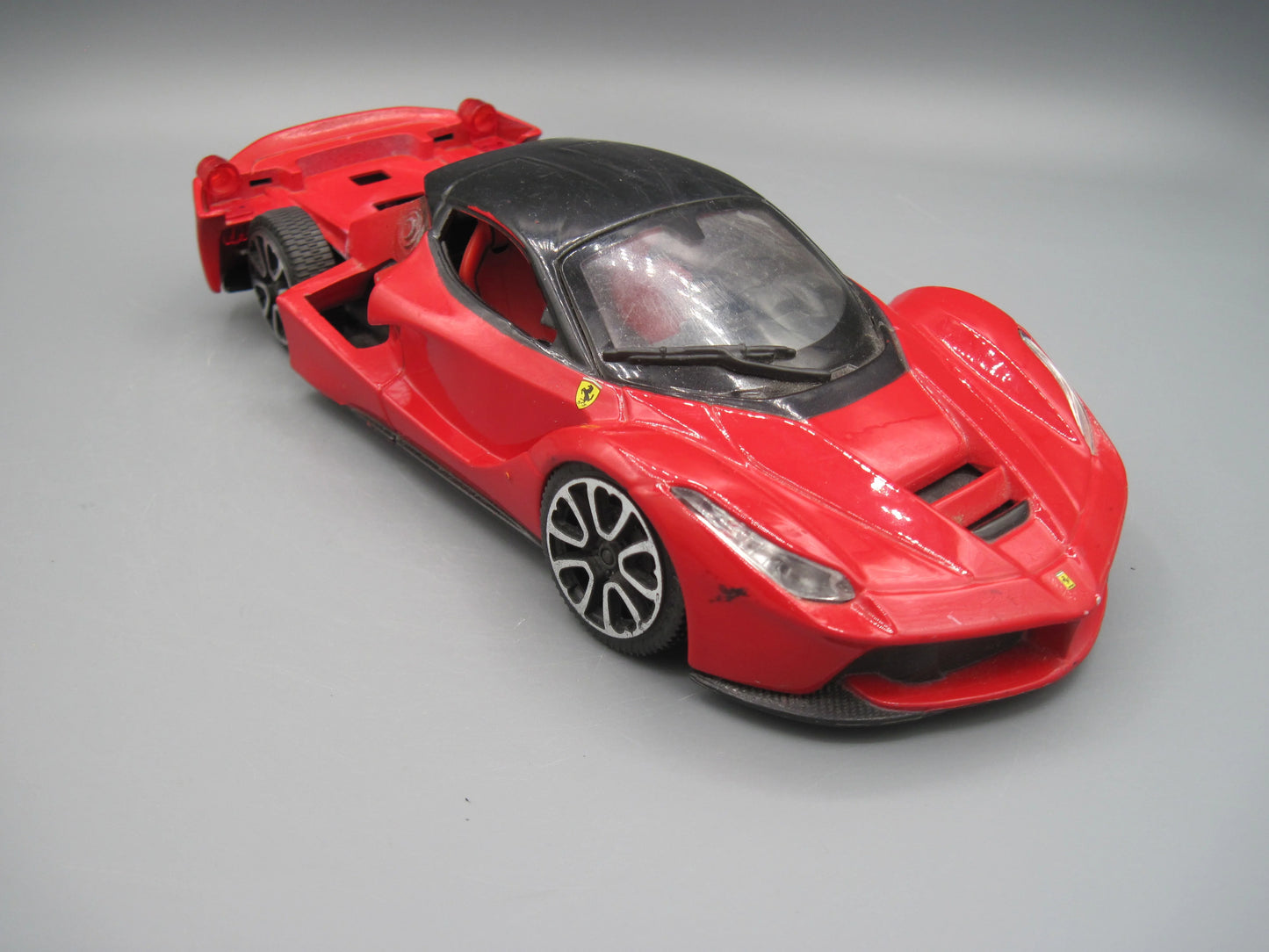 Bburago Ferrari LaFerrari Red