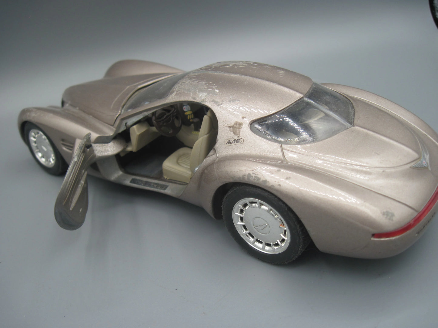 Guiloy Chrysler Atlantic 1995 Champagne