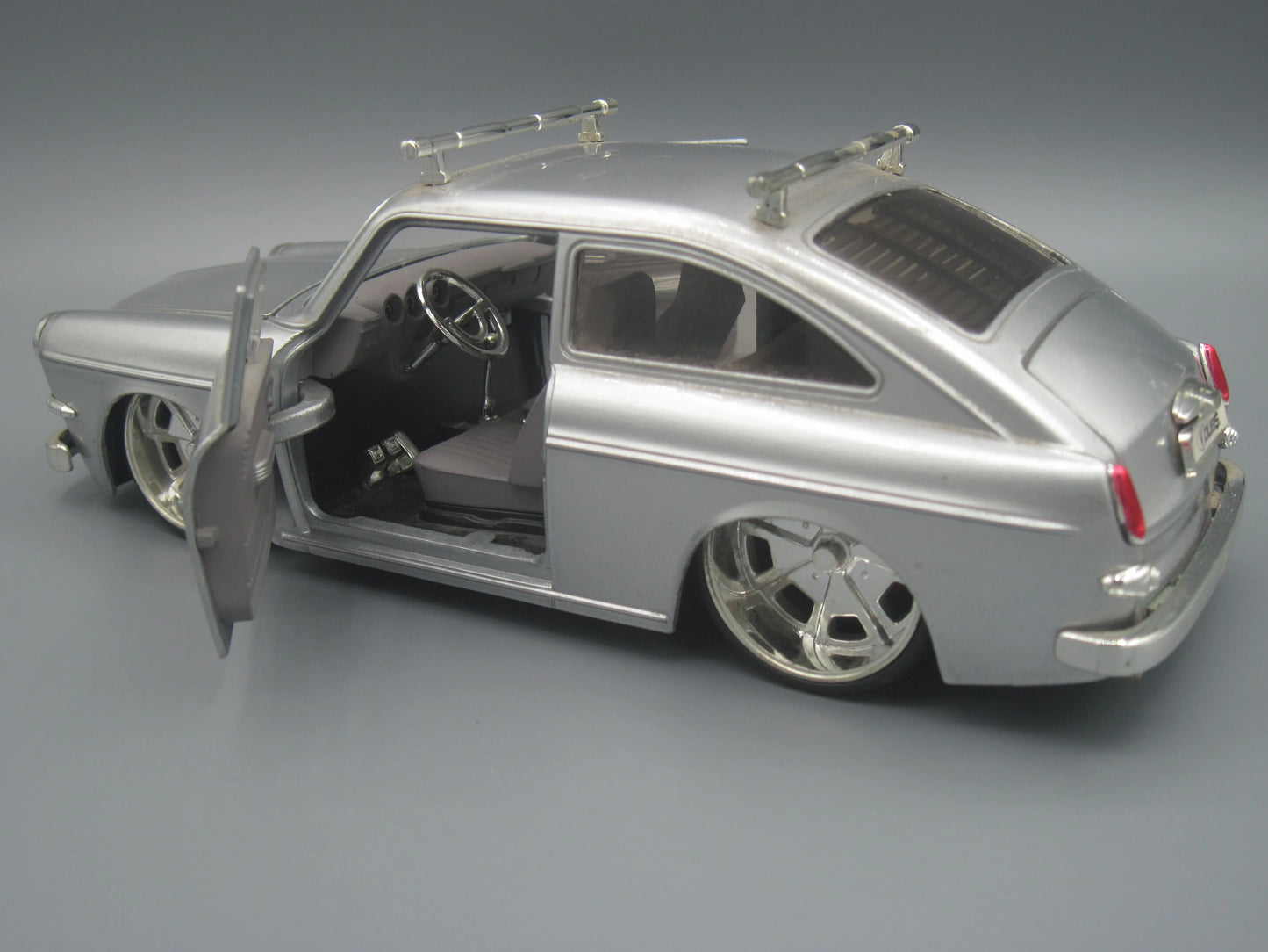 Jada Volkswagen 1600 TL (FASTBACK) 1965 Silver