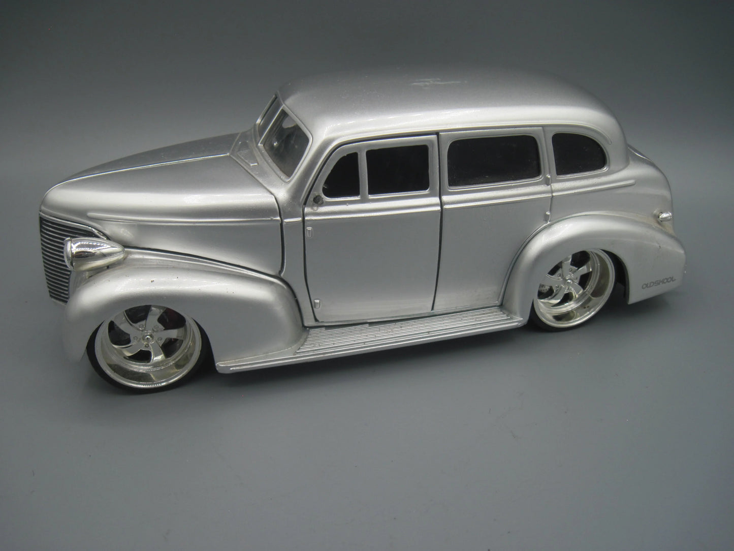 Jada Chevrolet Master Deluxe OLDSKOOL 1939 Silver