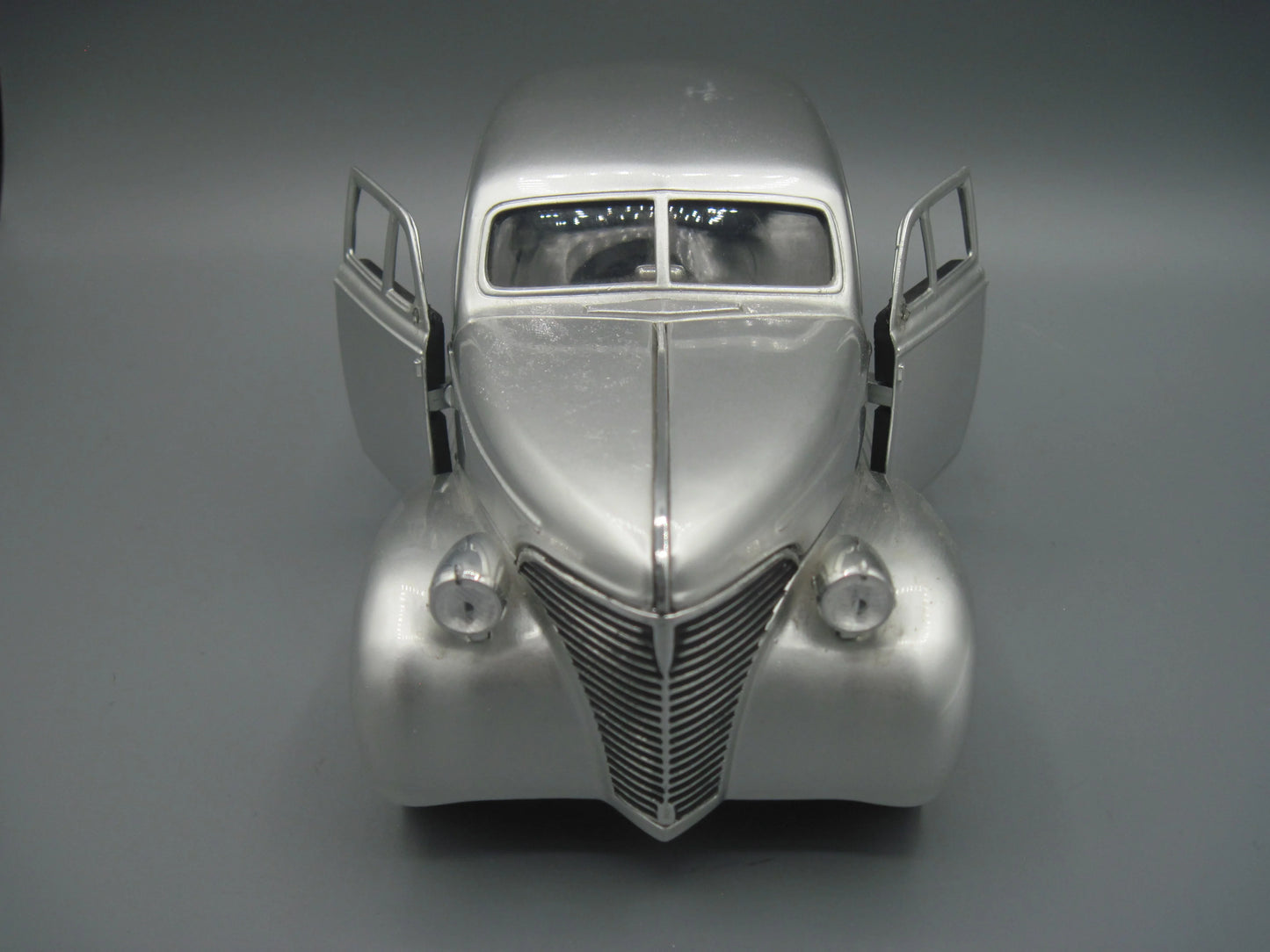 Jada Chevrolet Master Deluxe OLDSKOOL 1939 Silver