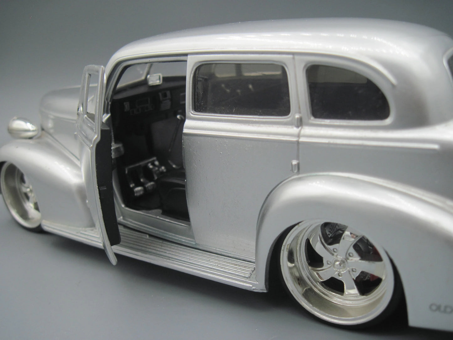 Jada Chevrolet Master Deluxe OLDSKOOL 1939 Silver