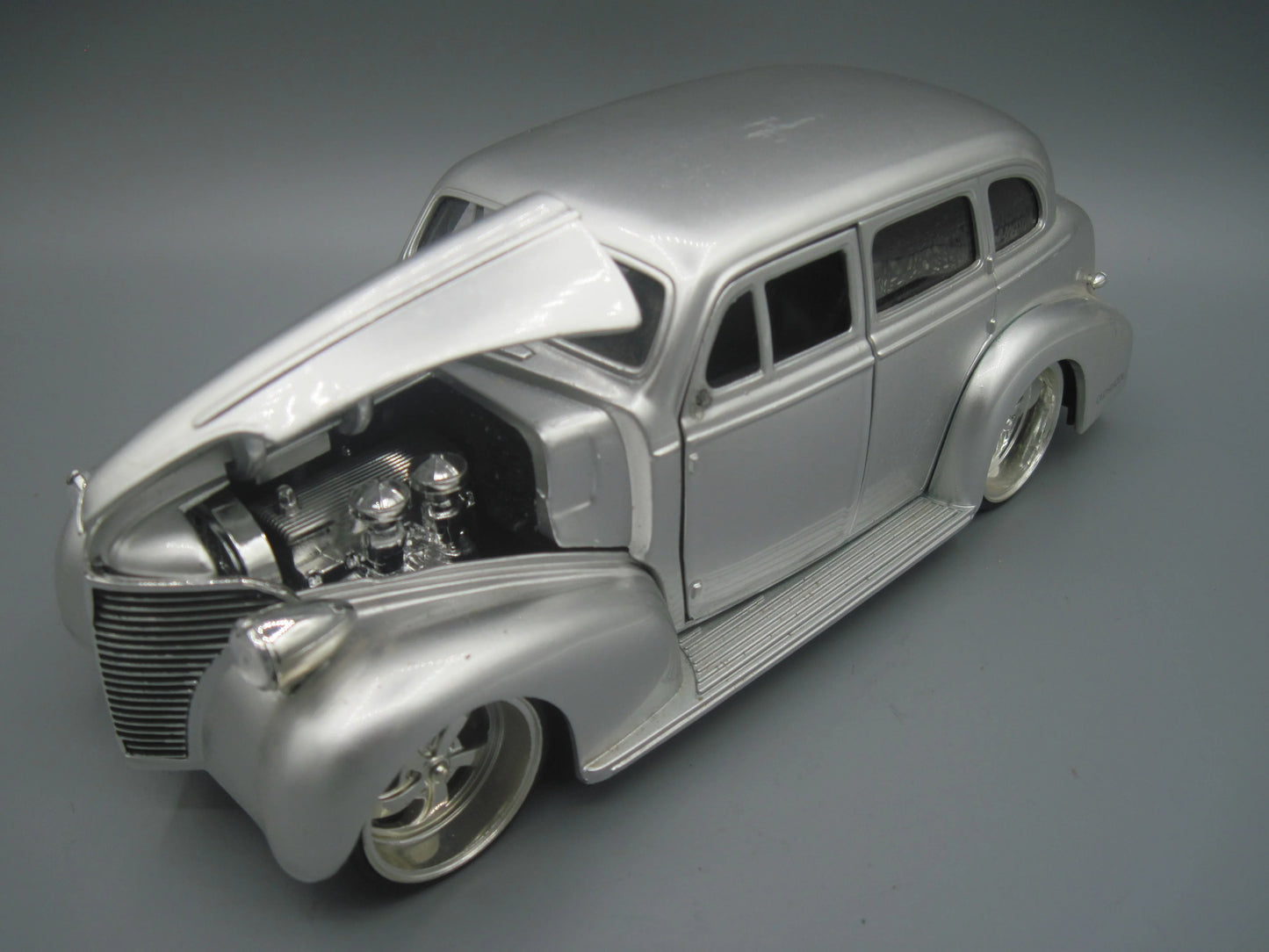 Jada Chevrolet Master Deluxe OLDSKOOL 1939 Silver