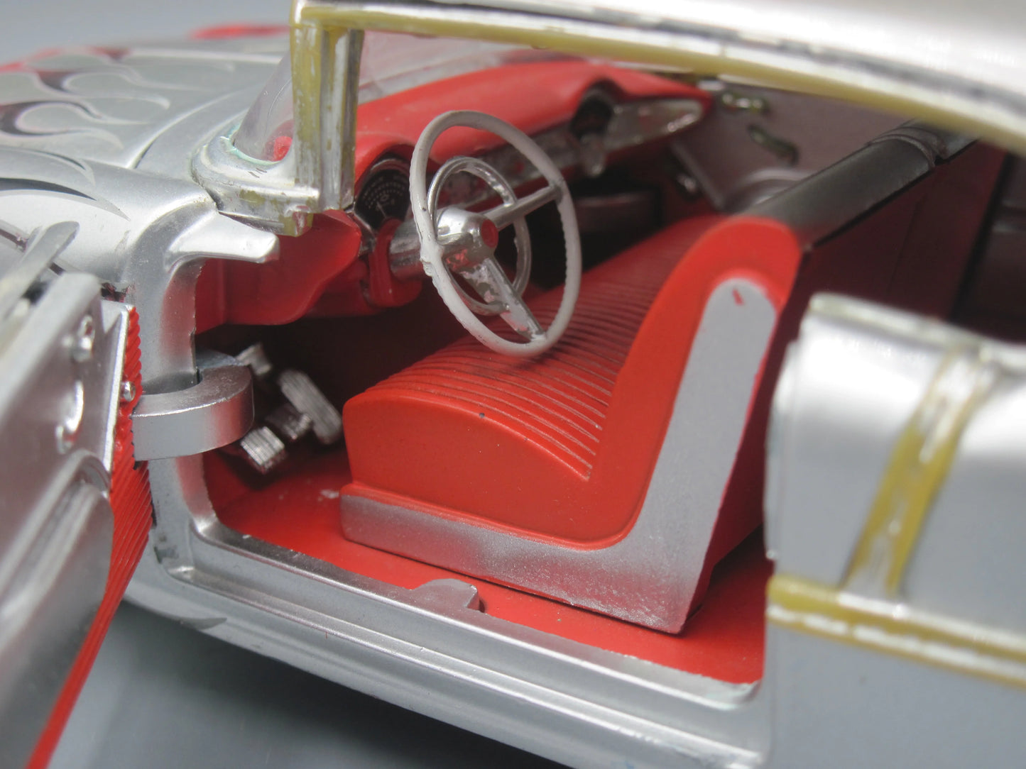 Jada Chevrolet Bel Air OldSkool 1955 Silver & Red