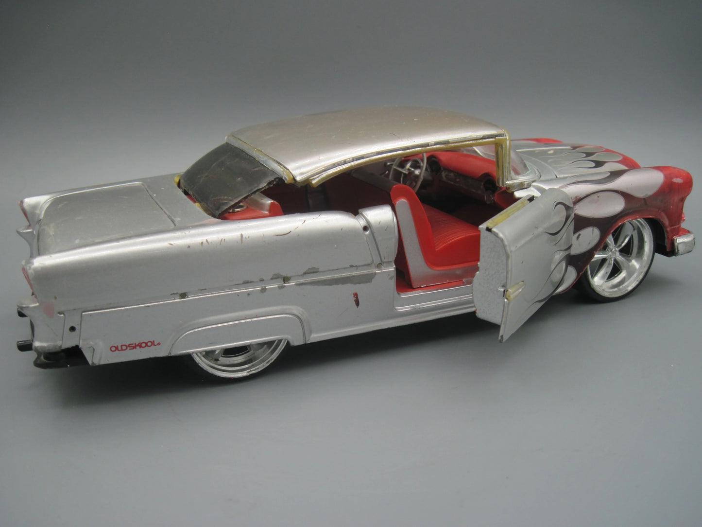 Jada Chevrolet Bel Air OldSkool 1955 Silver & Red