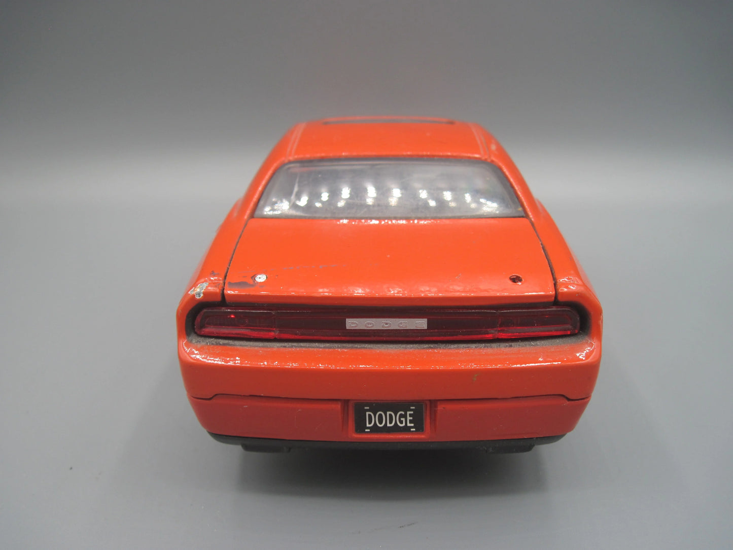 Maisto Dodge Challenger SRT 8 2008 Orange