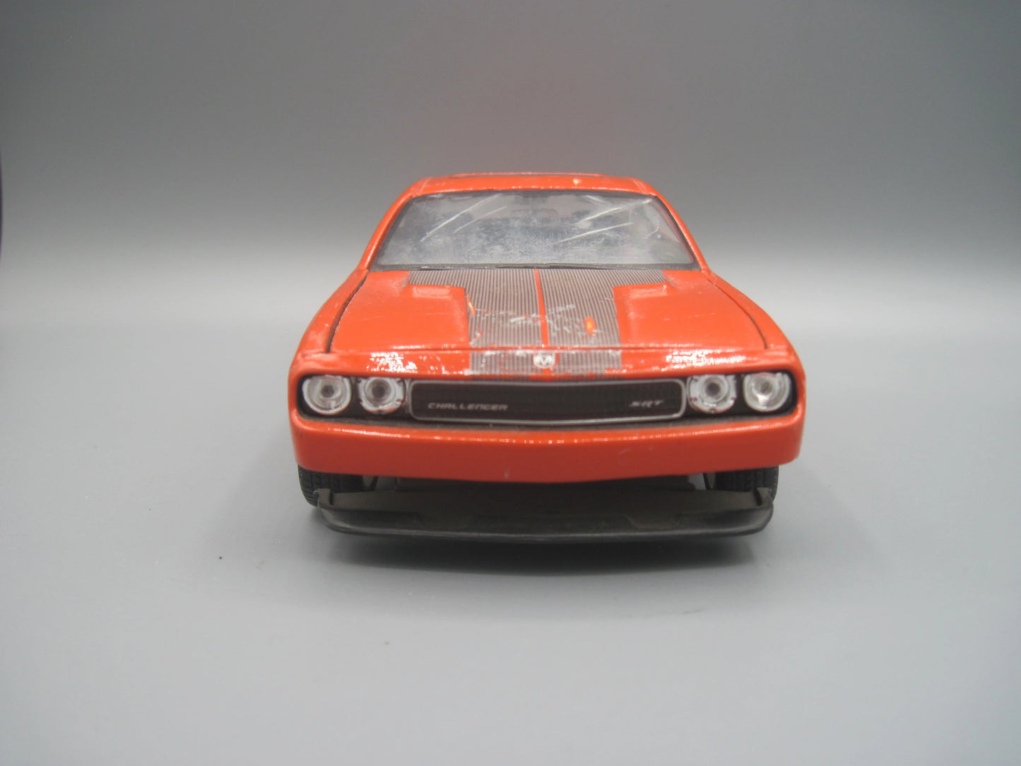 Maisto Dodge Challenger SRT 8 2008 Orange