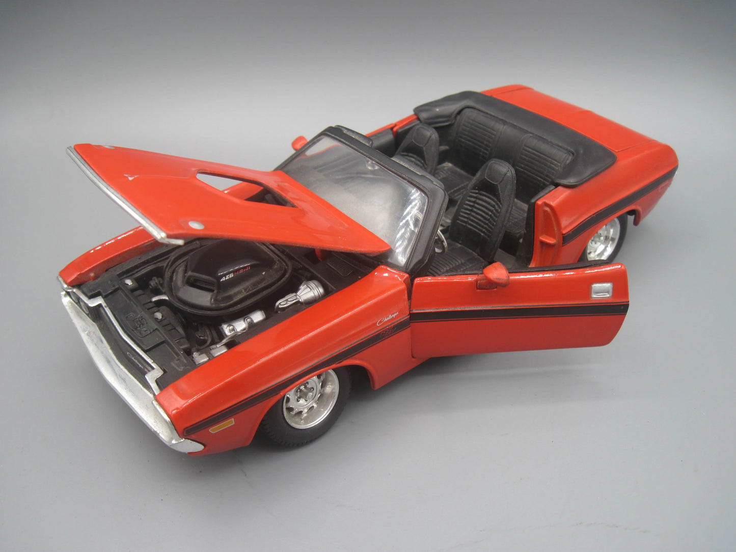 Maisto Dodge Challenger R/T 1970 Red