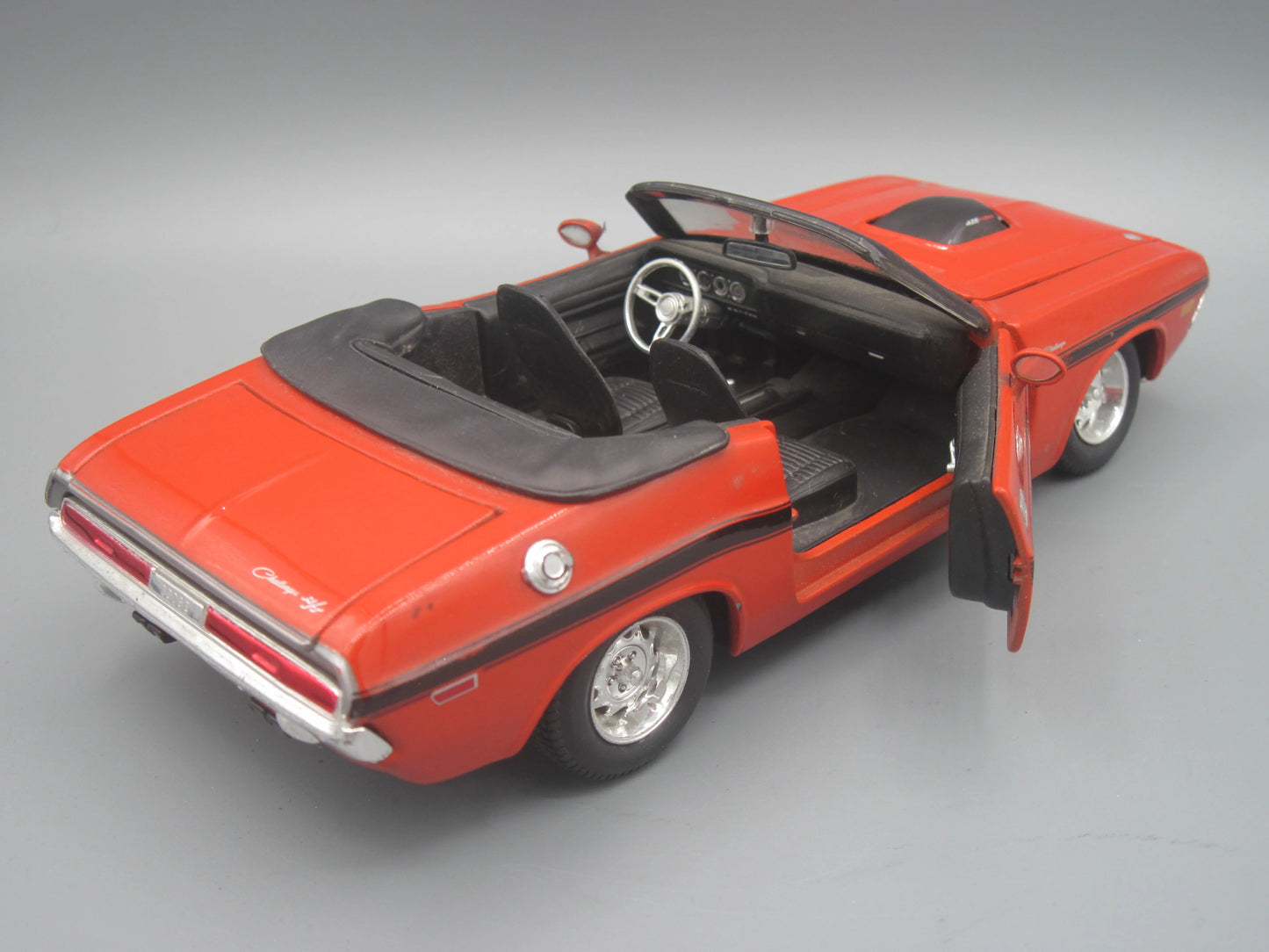 Maisto Dodge Challenger R/T 1970 Red