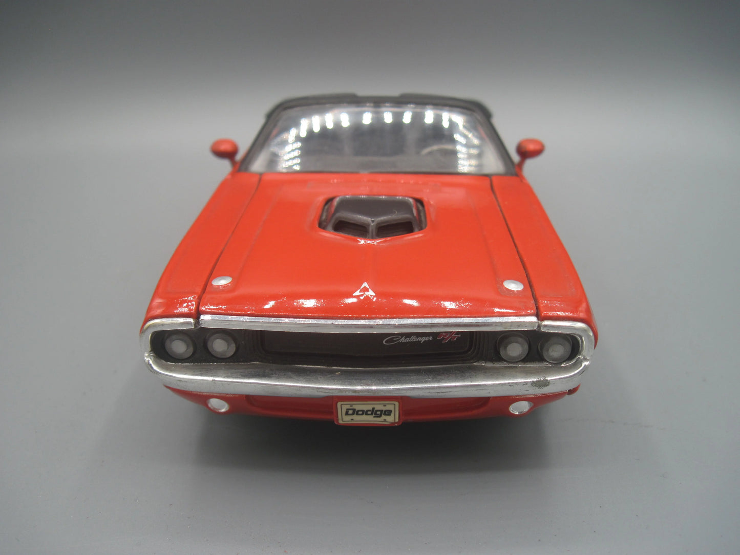 Maisto Dodge Challenger R/T 1970 Red