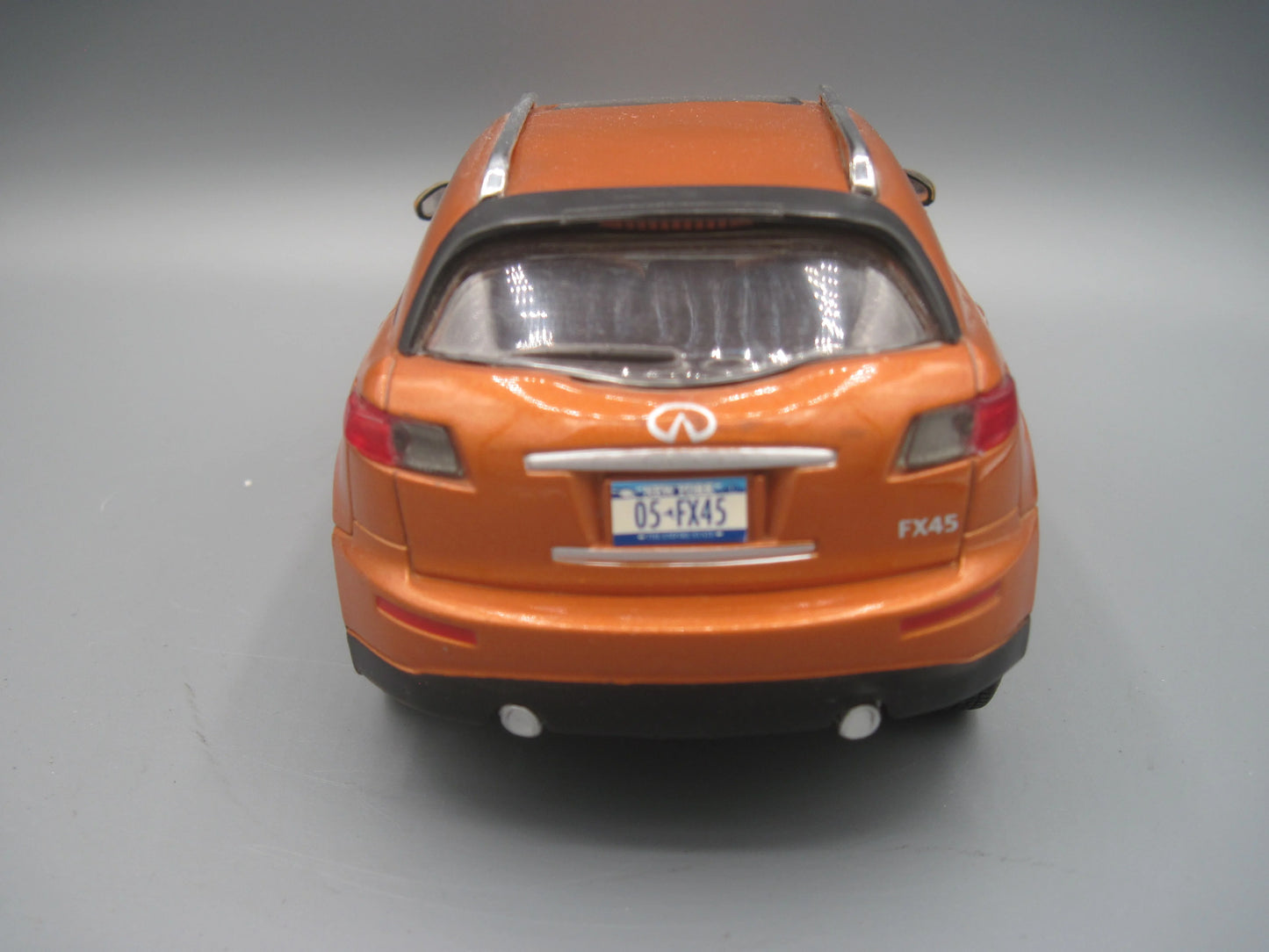 Maisto Infiniti FX45 2005 Orange