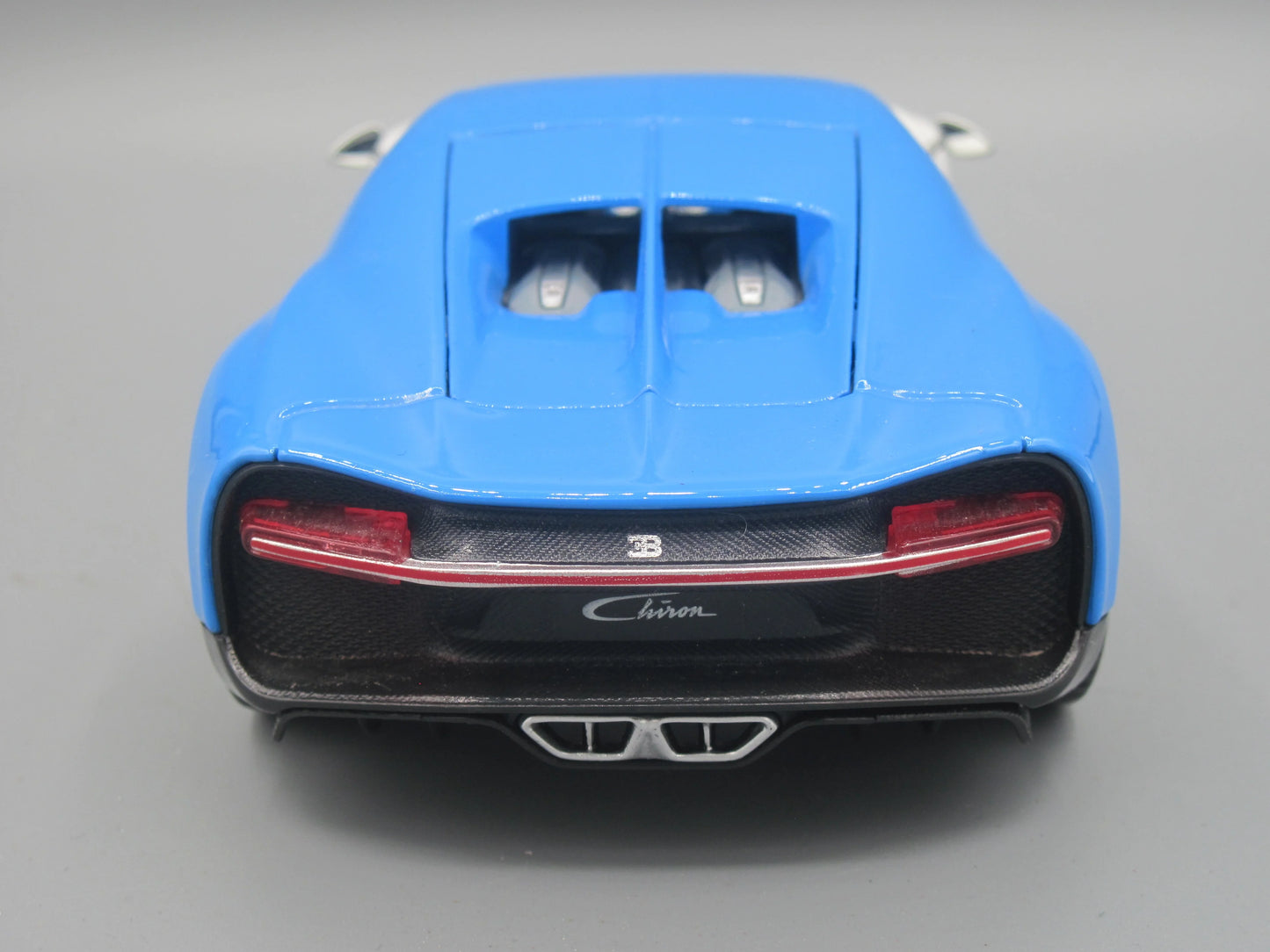 Maisto Bugatti Chiron Blue & White