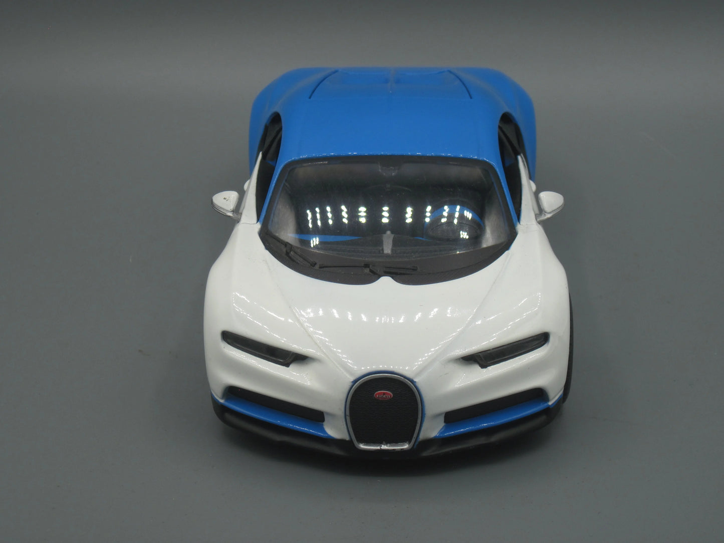 Maisto Bugatti Chiron Blue & White