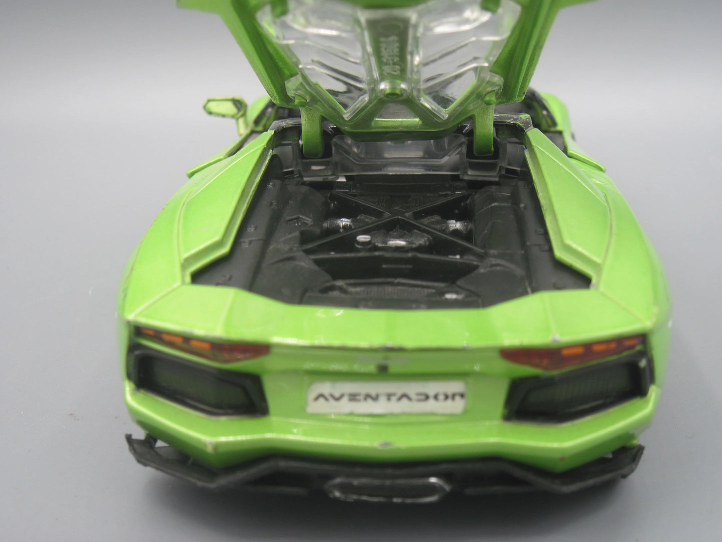 Maisto Lamborghini Aventador LP700-4 Roadster Green