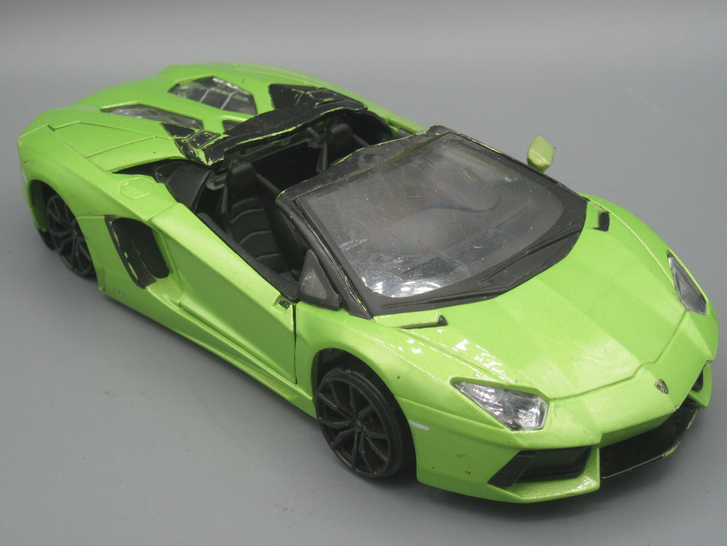 Maisto Lamborghini Aventador LP700-4 Roadster Green