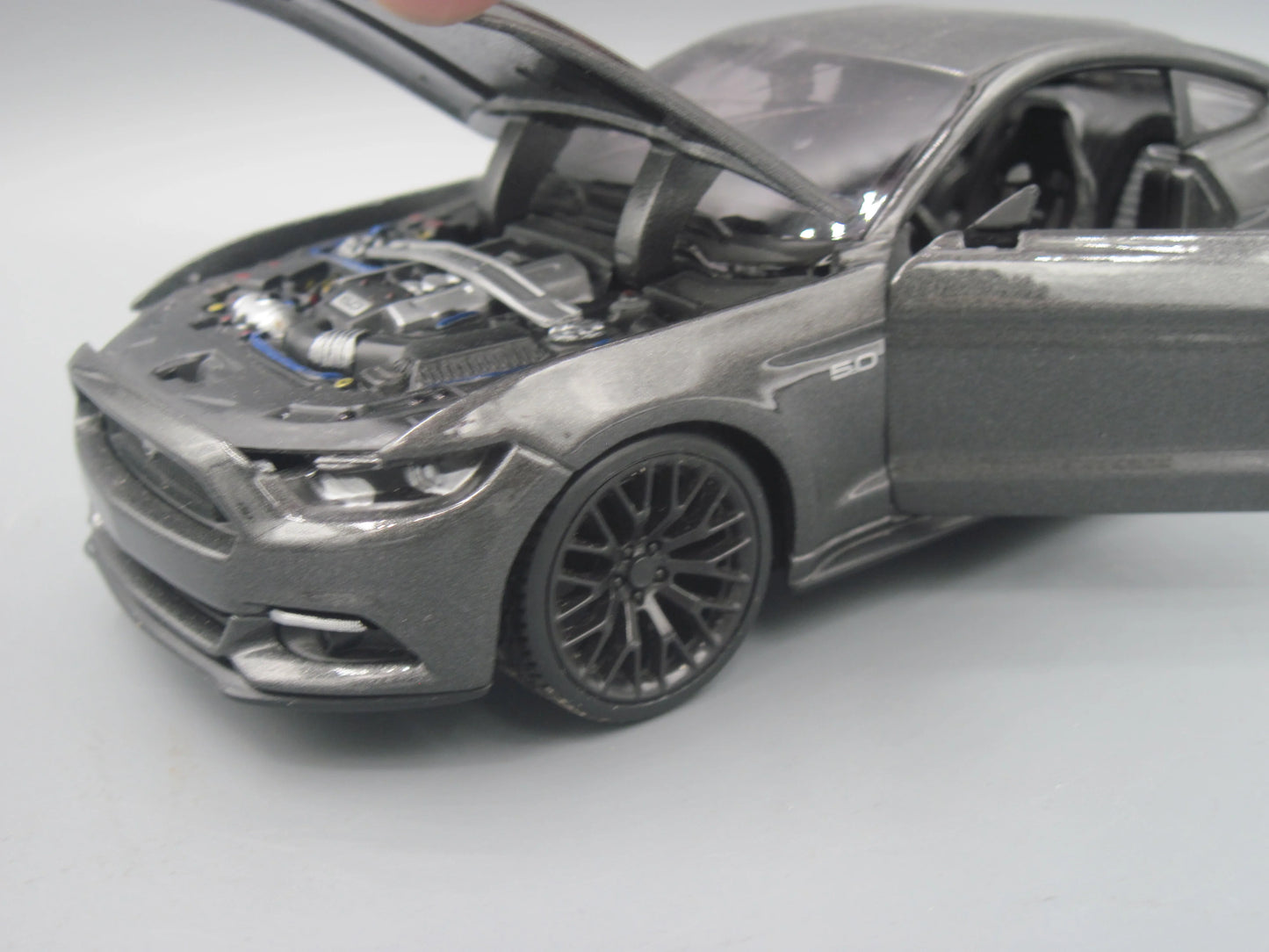 Maisto Ford Mustang GT 2015 Grey