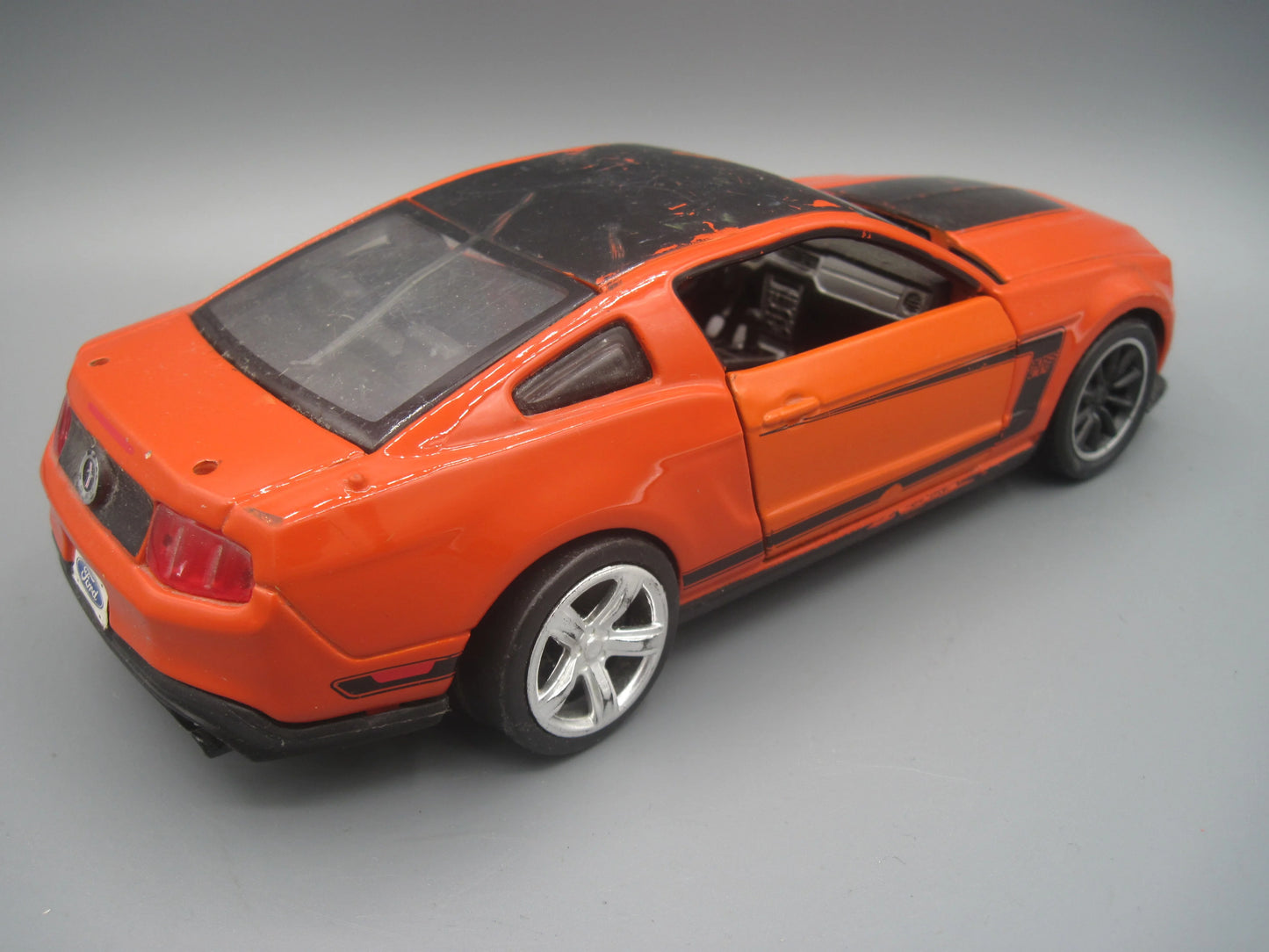 Maisto Ford Mustang Boss 302 Orange & Black