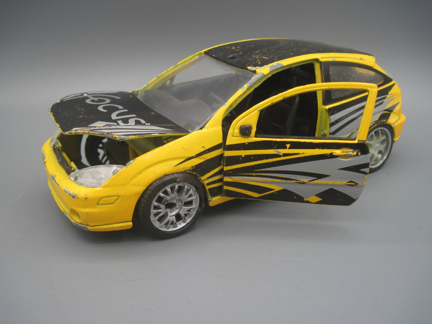 Maisto Ford Focus TribalzX3 Yellow & Black