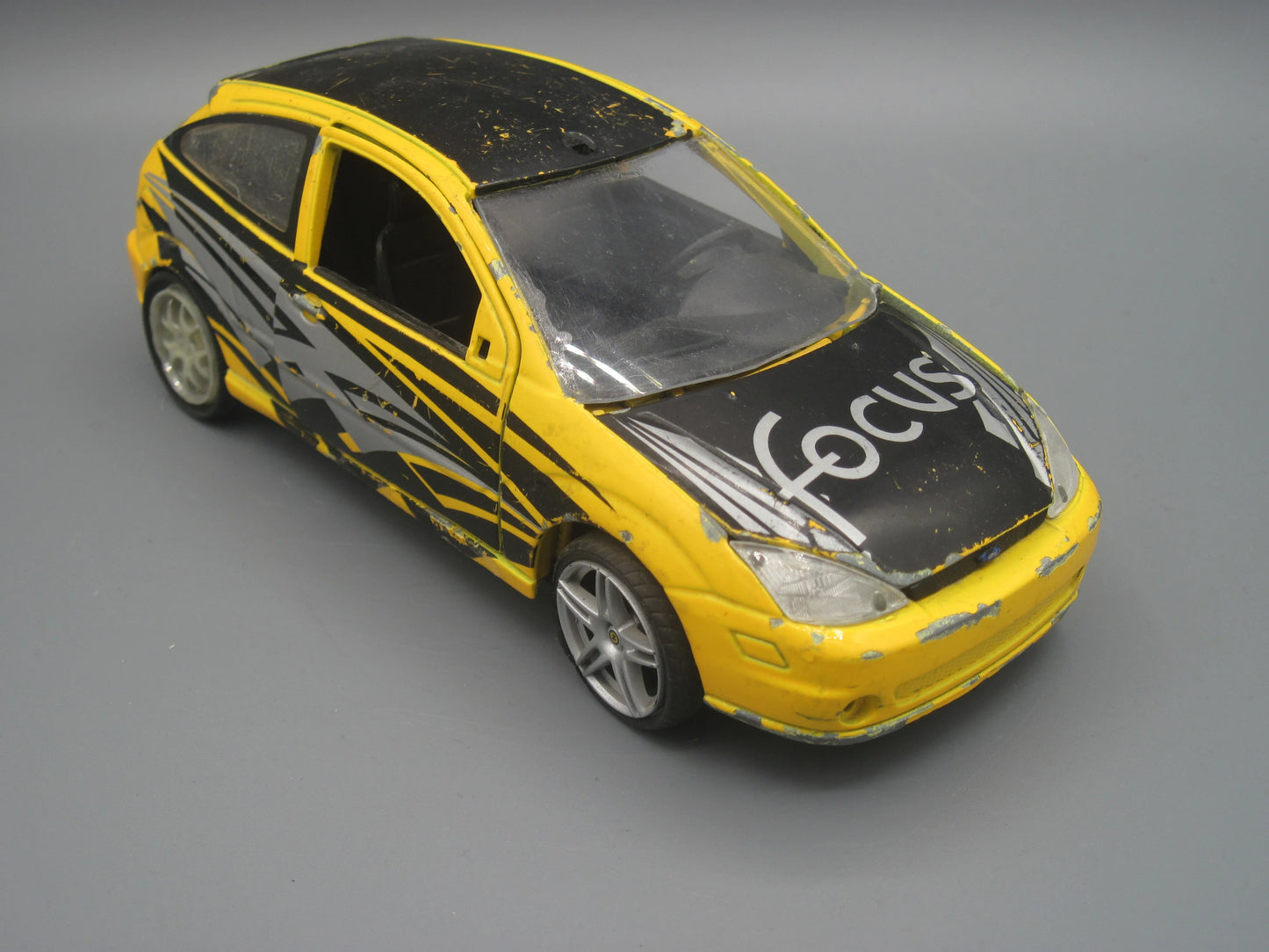 Maisto Ford Focus TribalzX3 Yellow & Black