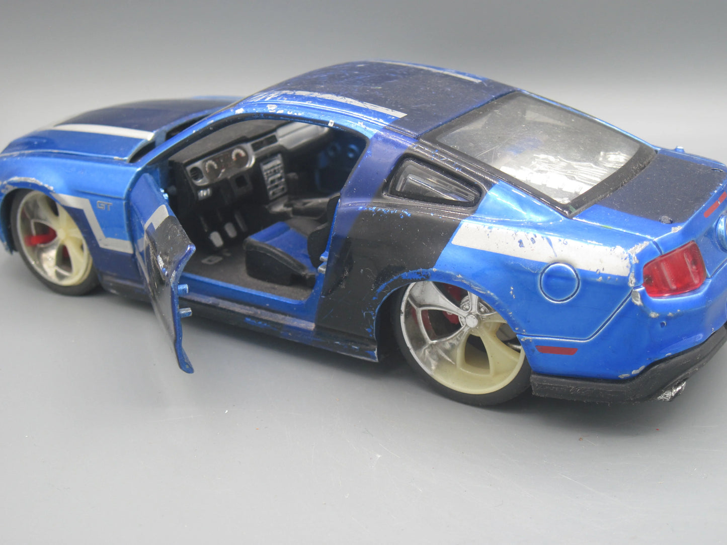Maisto Ford Mustang GT 2011 Blue