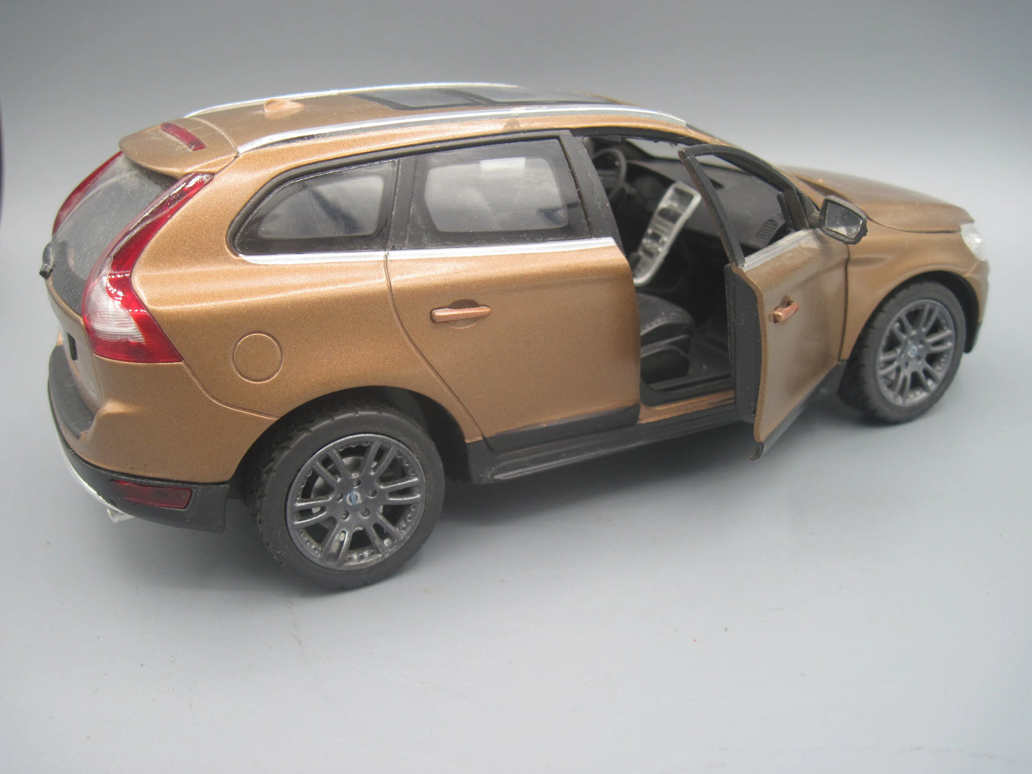Rastar Volvo XC 60 Brown