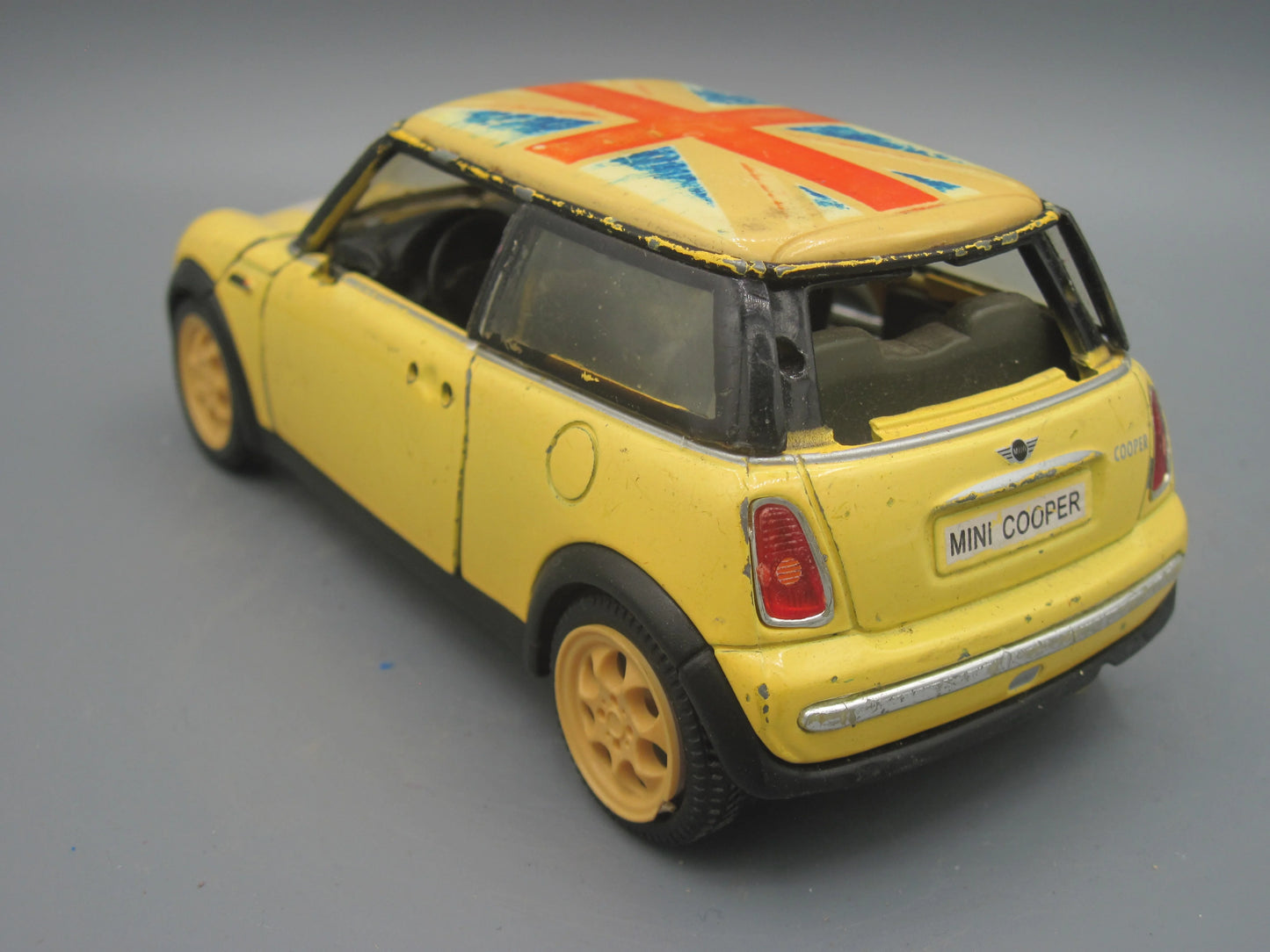 SunnySide Mini Cooper 2001 Yellow