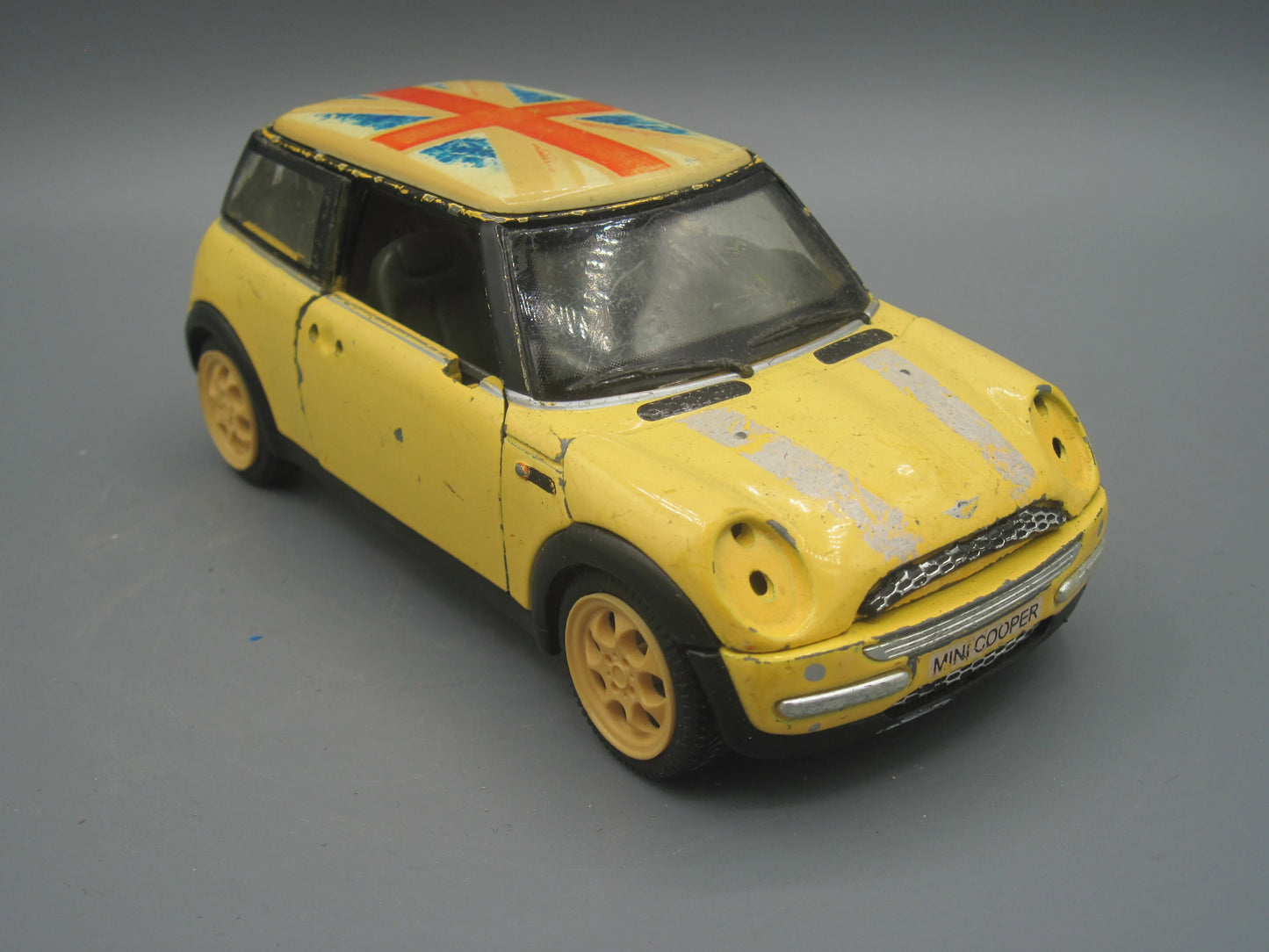 SunnySide Mini Cooper 2001 Yellow