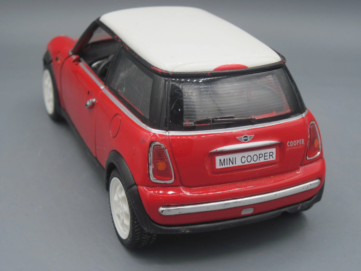 SunnySide Mini Cooper 2001 Red & White