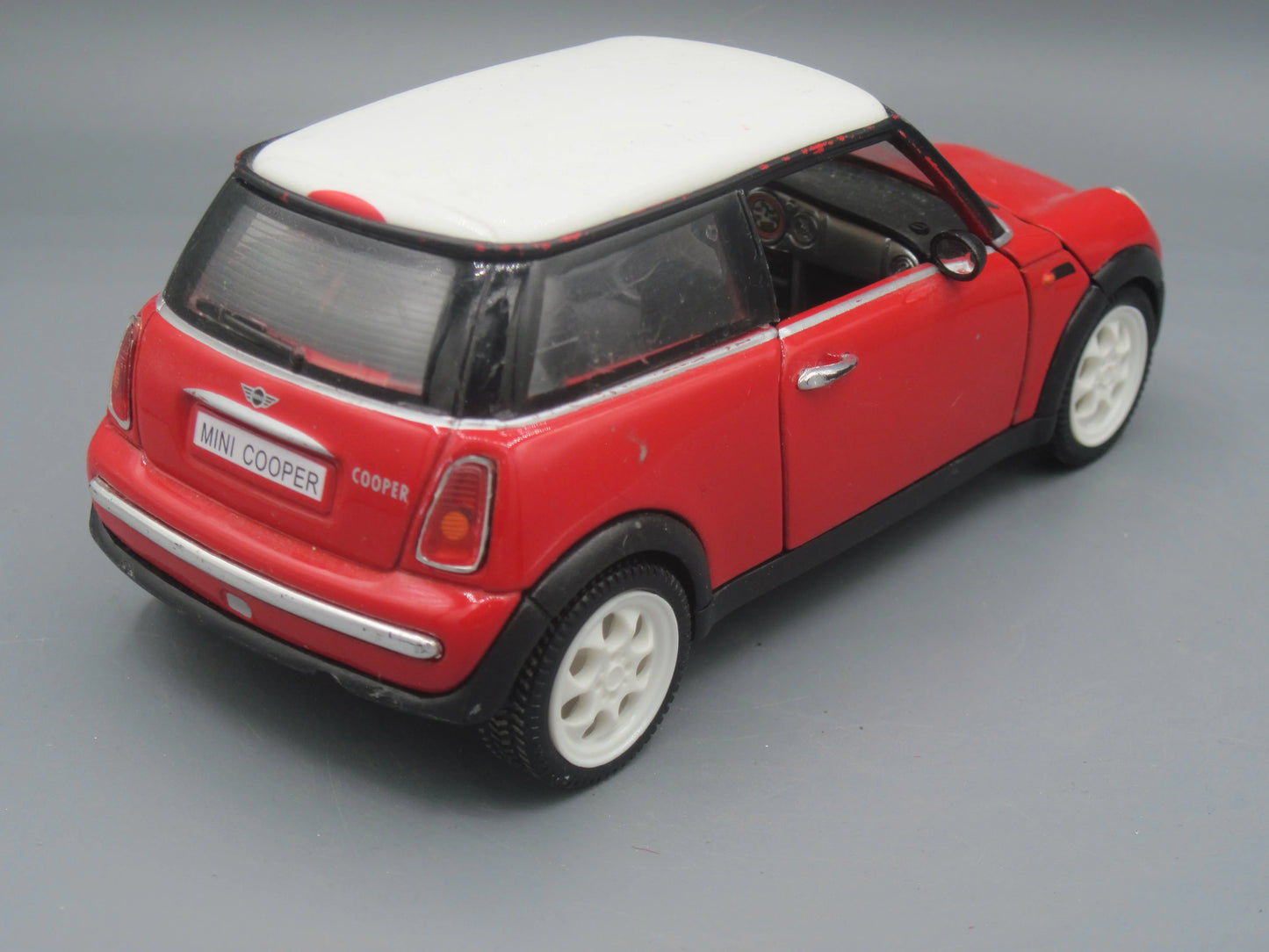 SunnySide Mini Cooper 2001 Red & White