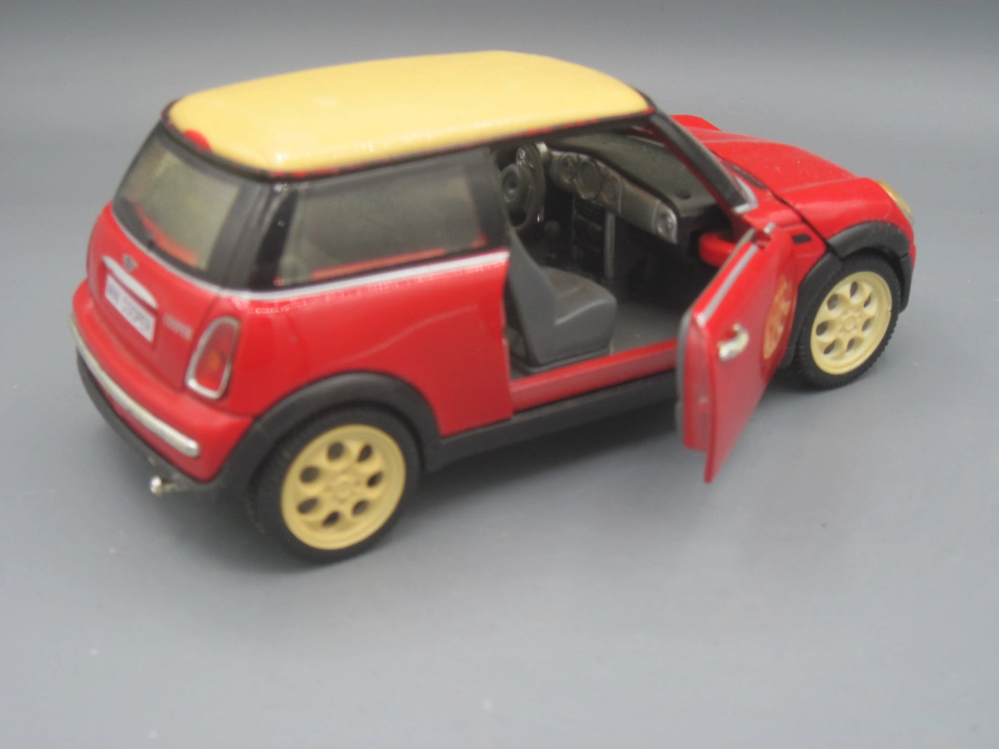 SunnySide Mini Cooper 2001 Red & Yellow